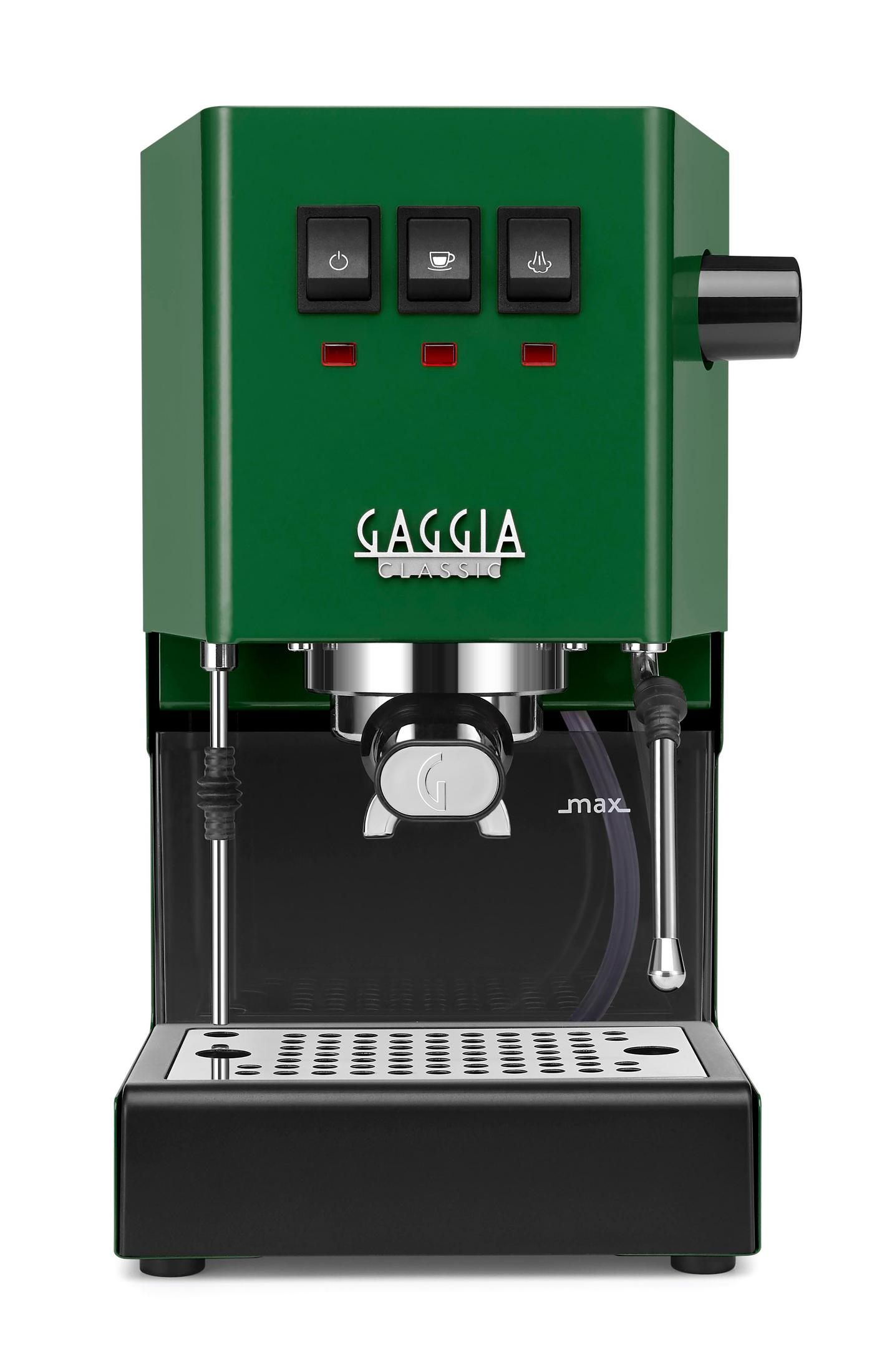 Groene Gaggia espressomachine met zwarte accenten en zilveren portafilter.