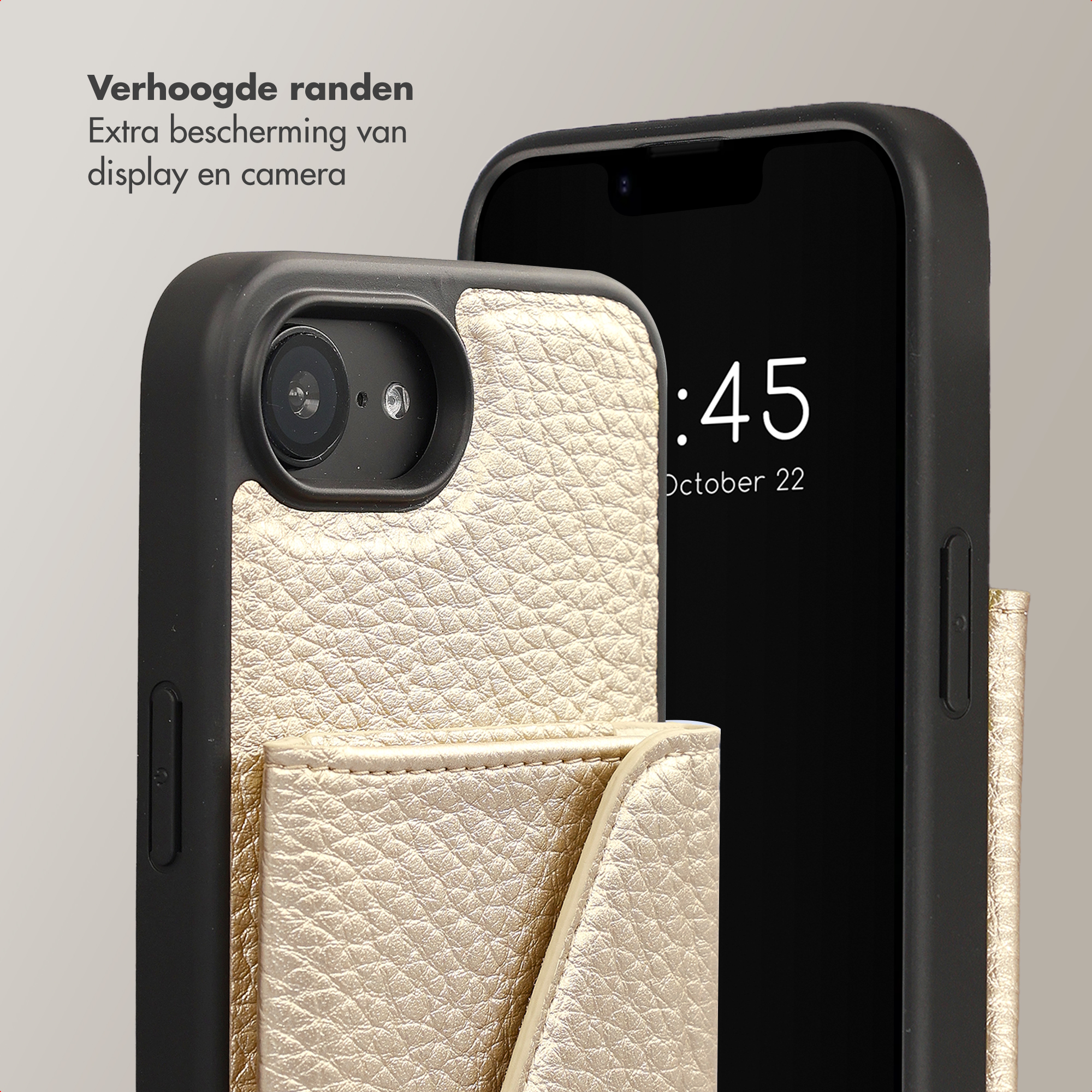 Un étui de téléphone texturé doré avec fente pour carte recouvre un smartphone noir affichant 11:45.