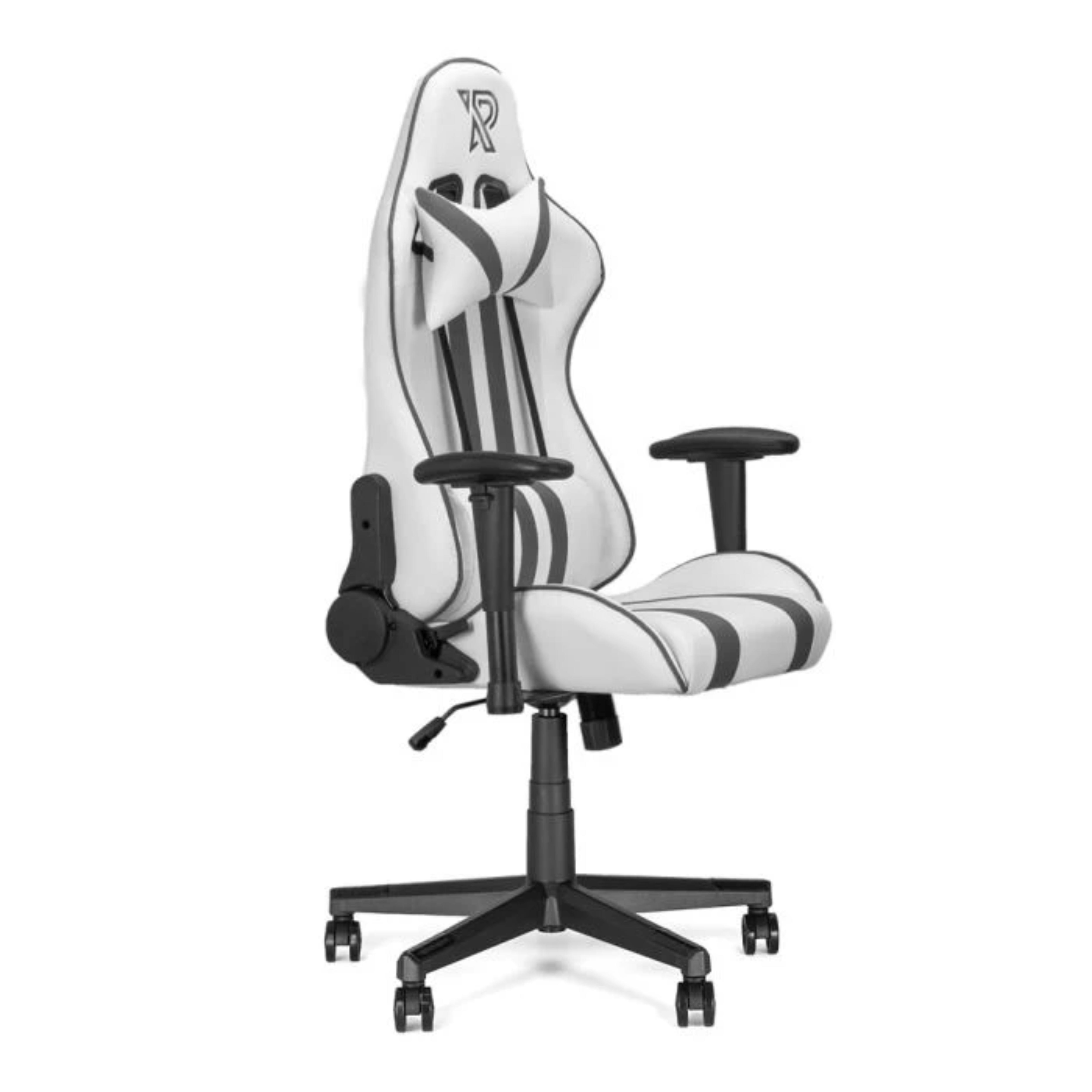 Een witte gamestoel met zwarte strepen en een logo op de hoofdsteun.