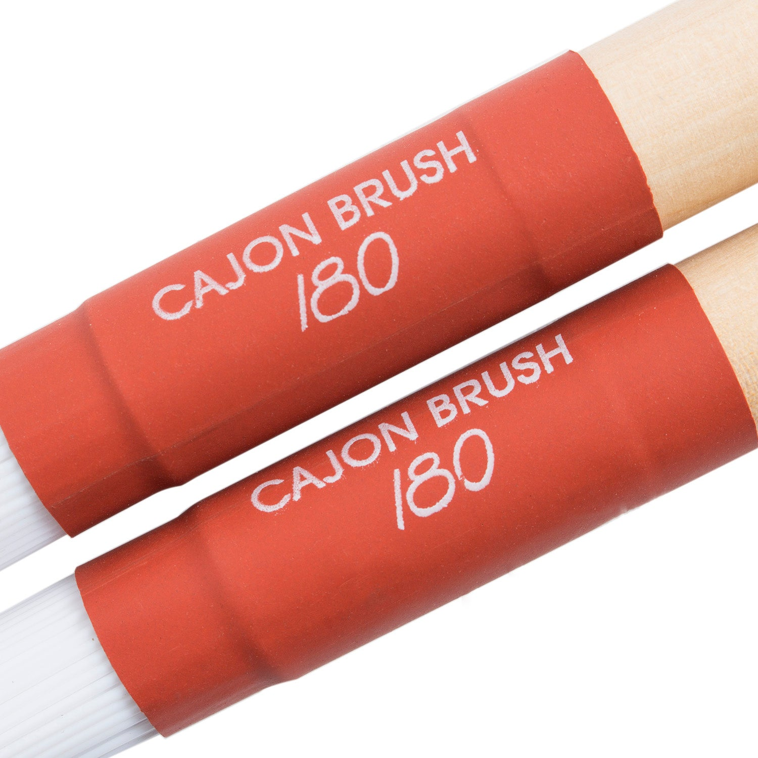 Üzerinde "CAJON BRUSH 180" yazan kırmızı etiketli iki cajon fırçası.