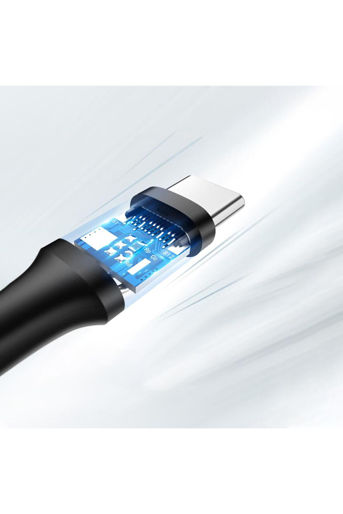Arkada aydınlatılmış devre kartı ve beyaz çizgiler bulunan USB-C kablosunun yakın çekimi.