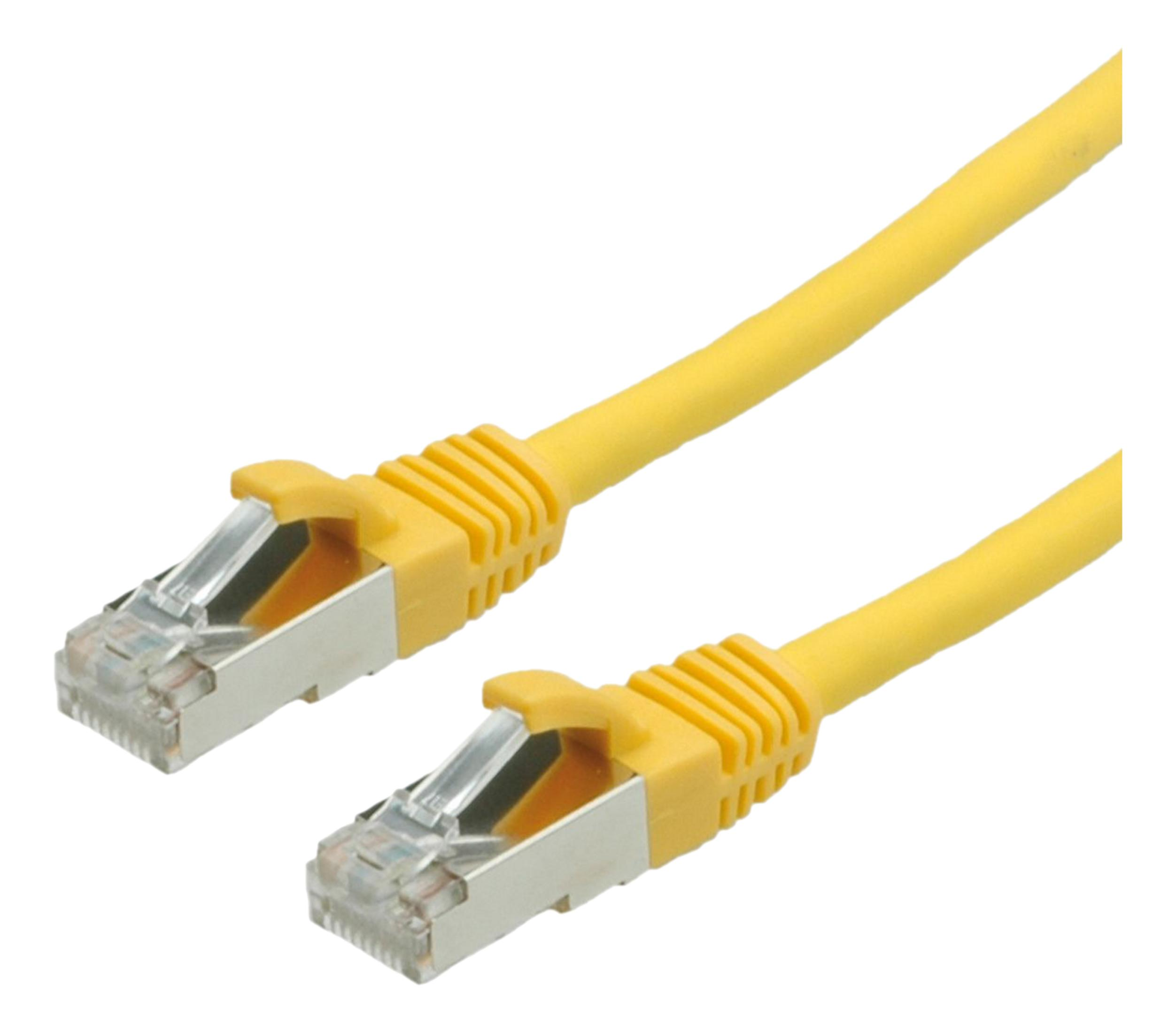 Un câble réseau jaune avec deux connecteurs RJ45.