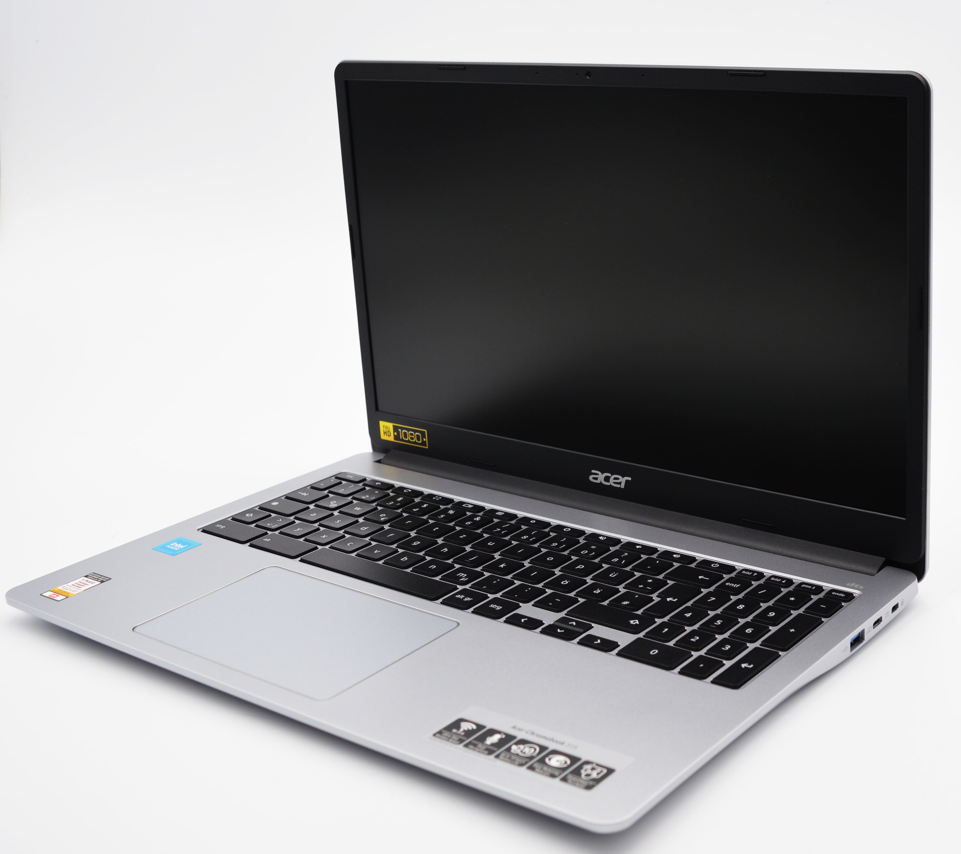Ein silberner Acer Laptop mit schwarzer Tastatur und Bildschirm auf weißem Grund.