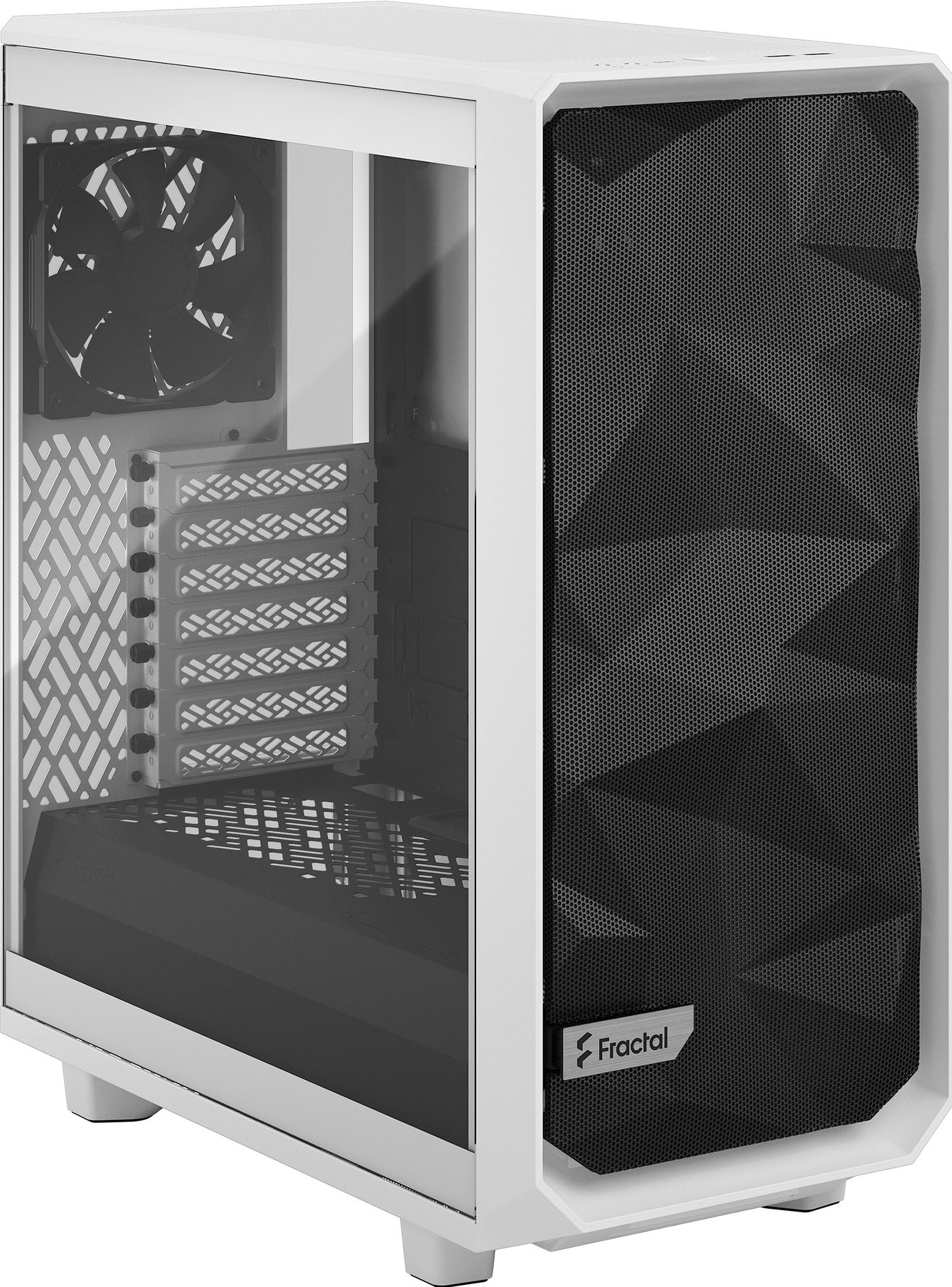 Witte computerkast met glazen zijpaneel, zwarte mesh voorkant en ventilator binnenin.