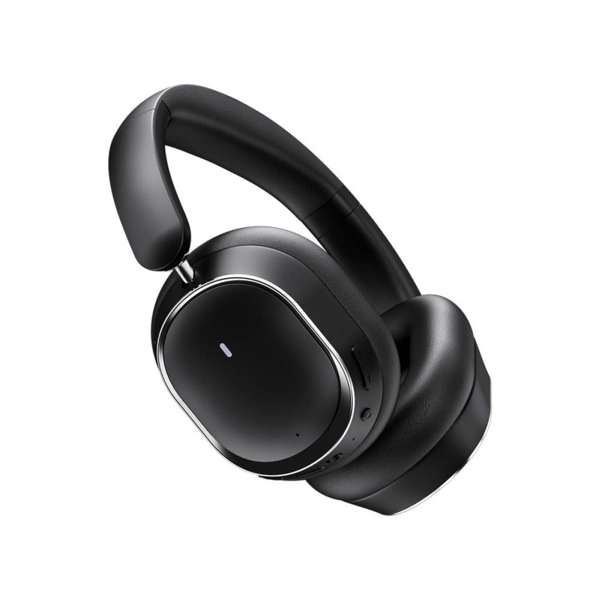 Schwarze Over-Ear-Kopfhörer mit silbernen Akzenten auf weißem Hintergrund.