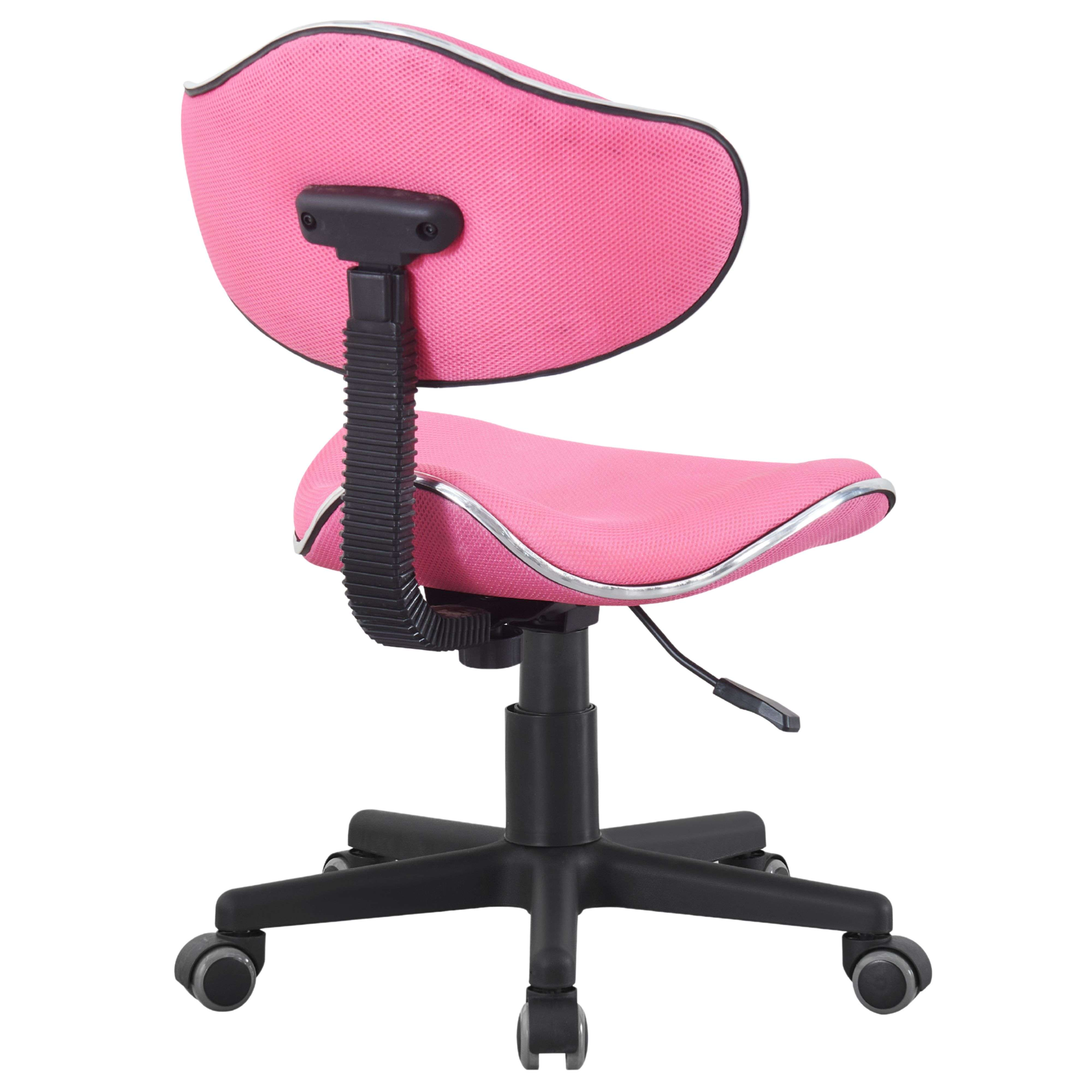 Una silla de oficina rosa con base y ruedas negras.