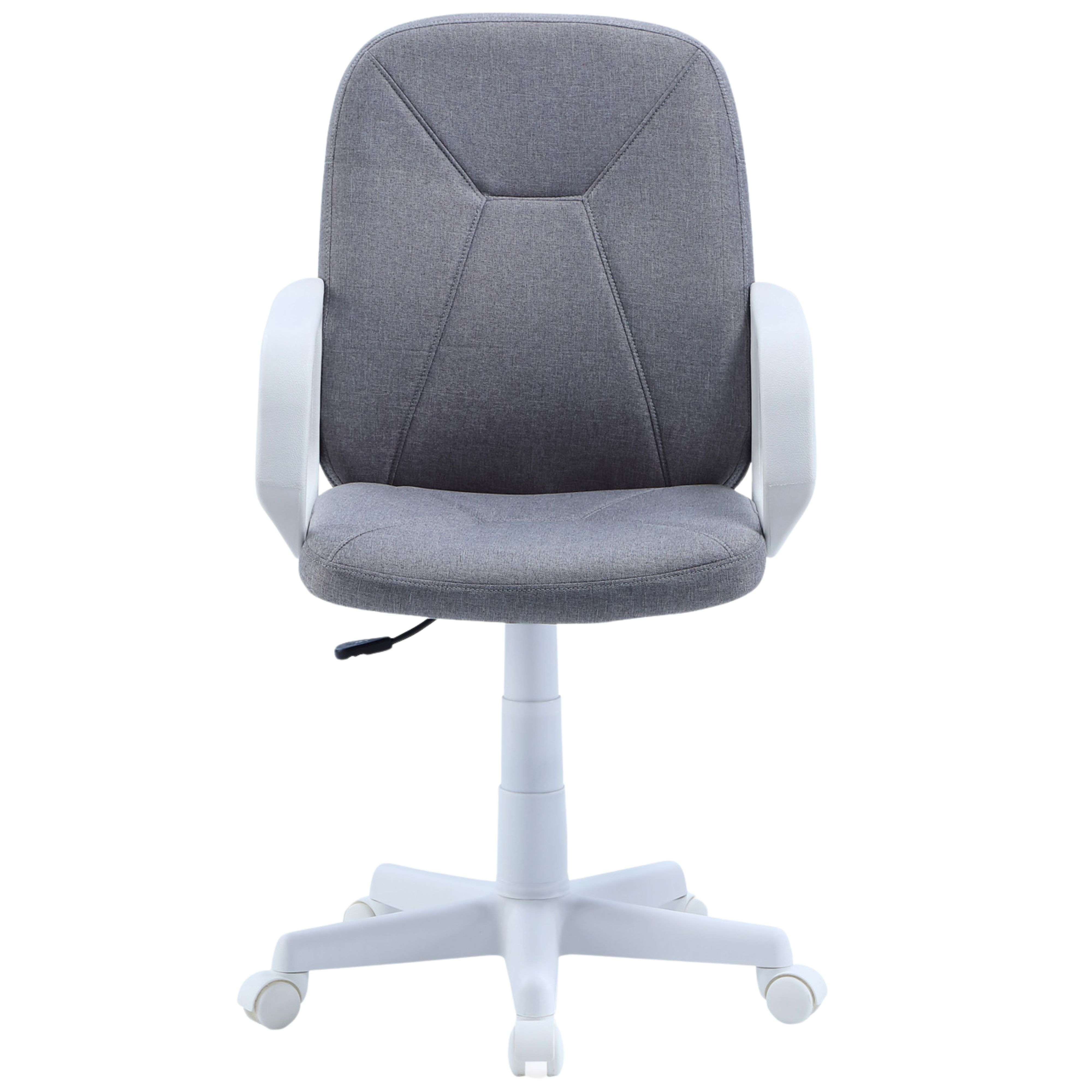 Una silla de oficina gris con reposabrazos y base blancos con ruedas.