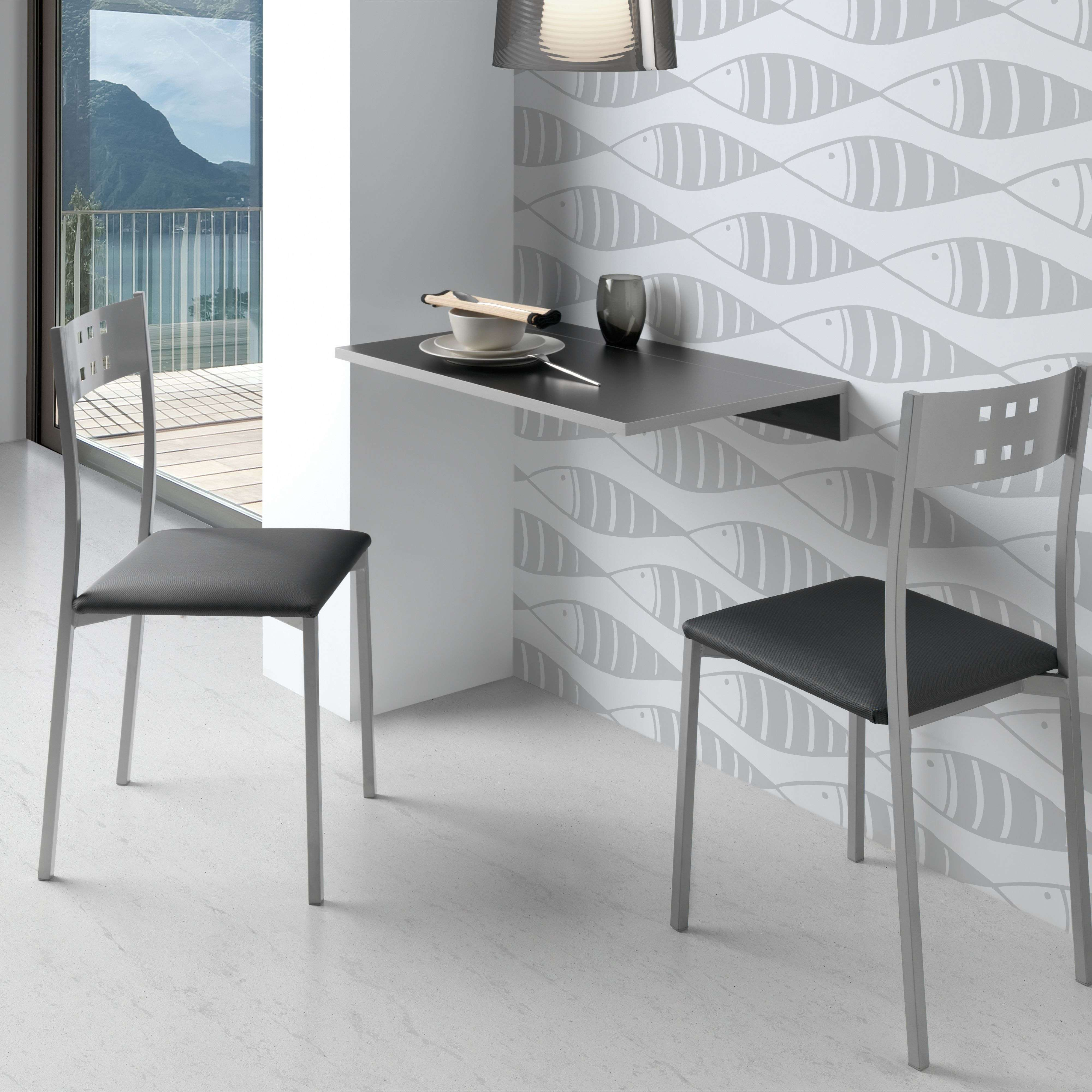 Moderno juego de comedor con dos sillas y mesa de pared, papel tapiz de peces.