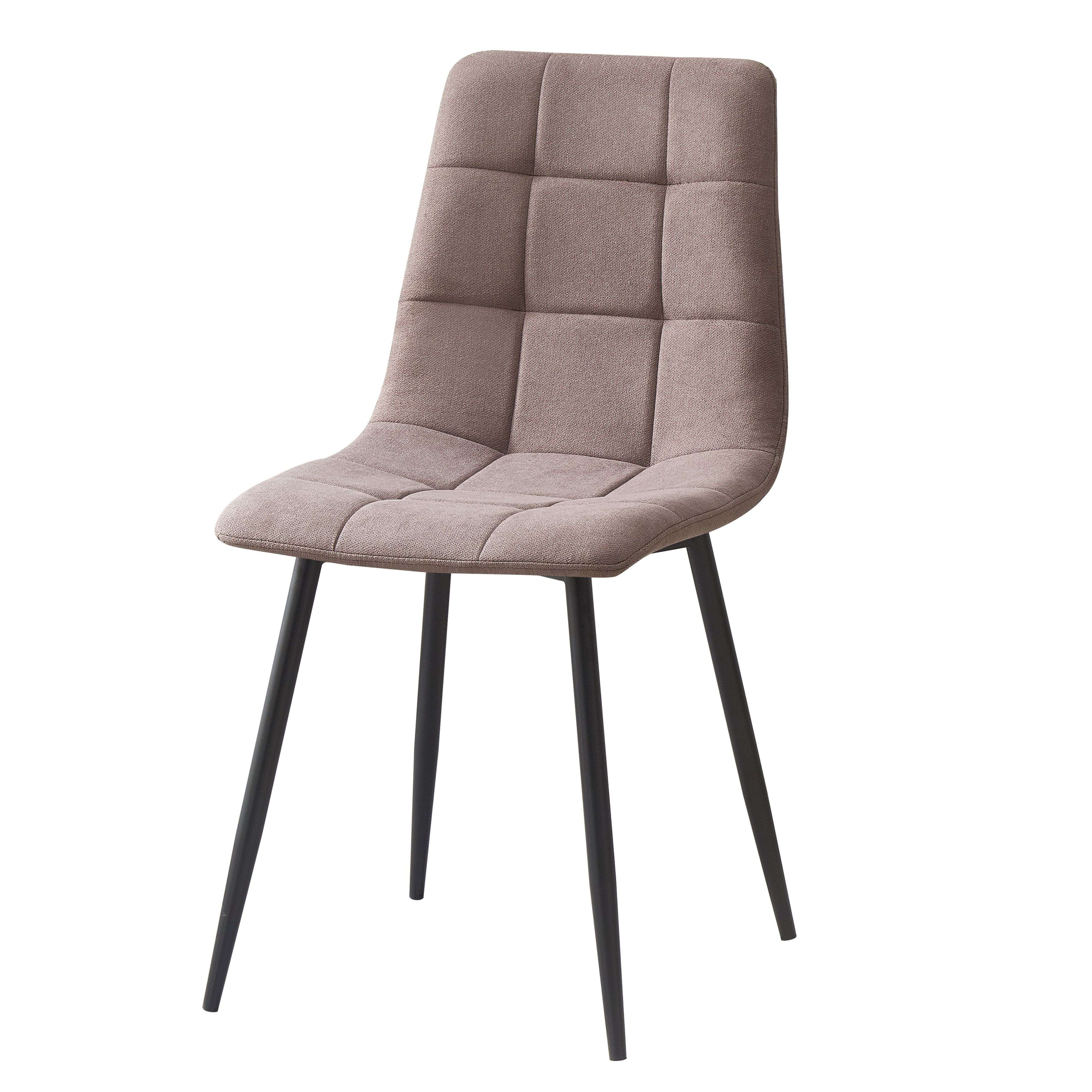 Una silla marrón con tapicería acolchada y patas negras.