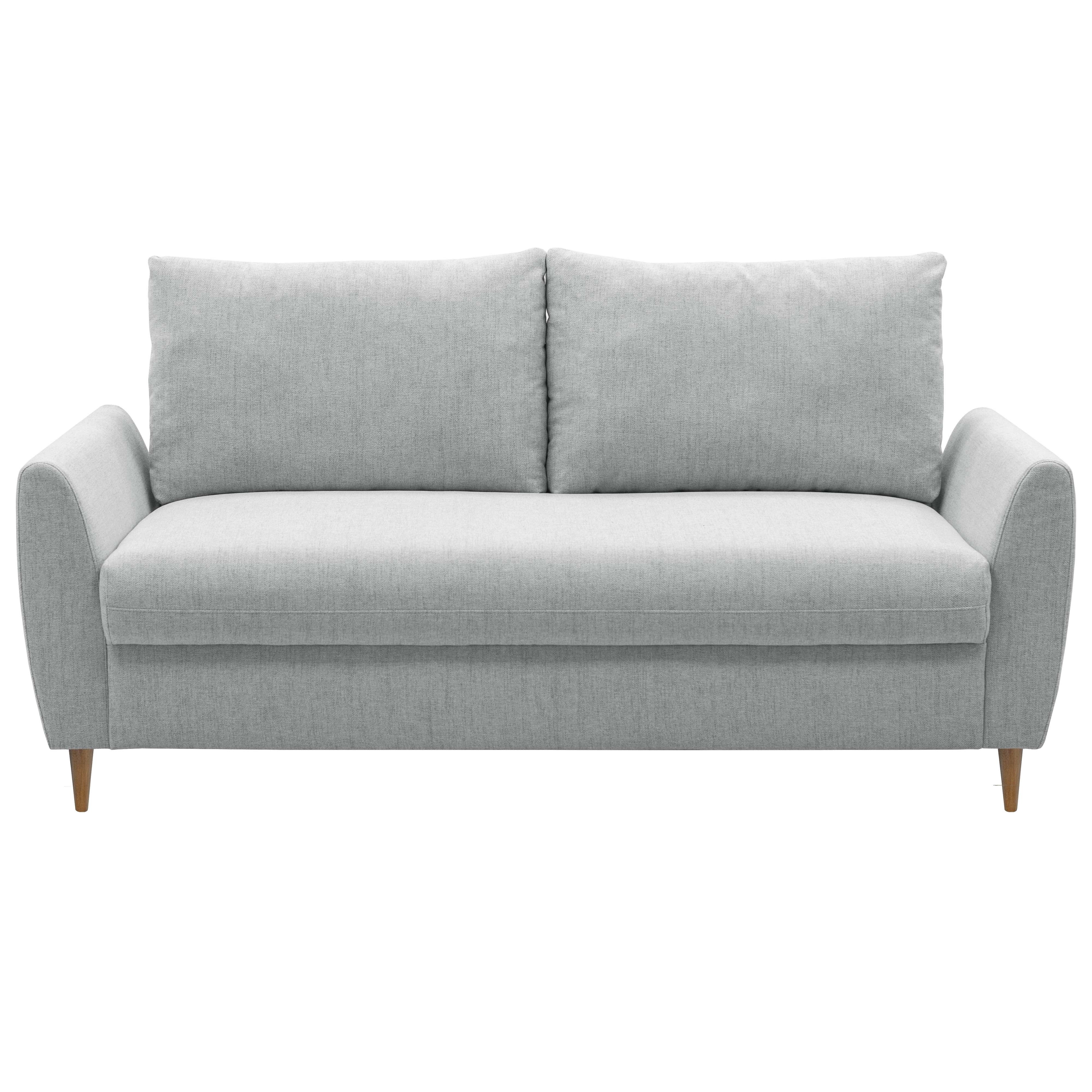 Un sofá gris claro con dos cojines y patas de madera, aislado sobre fondo blanco.