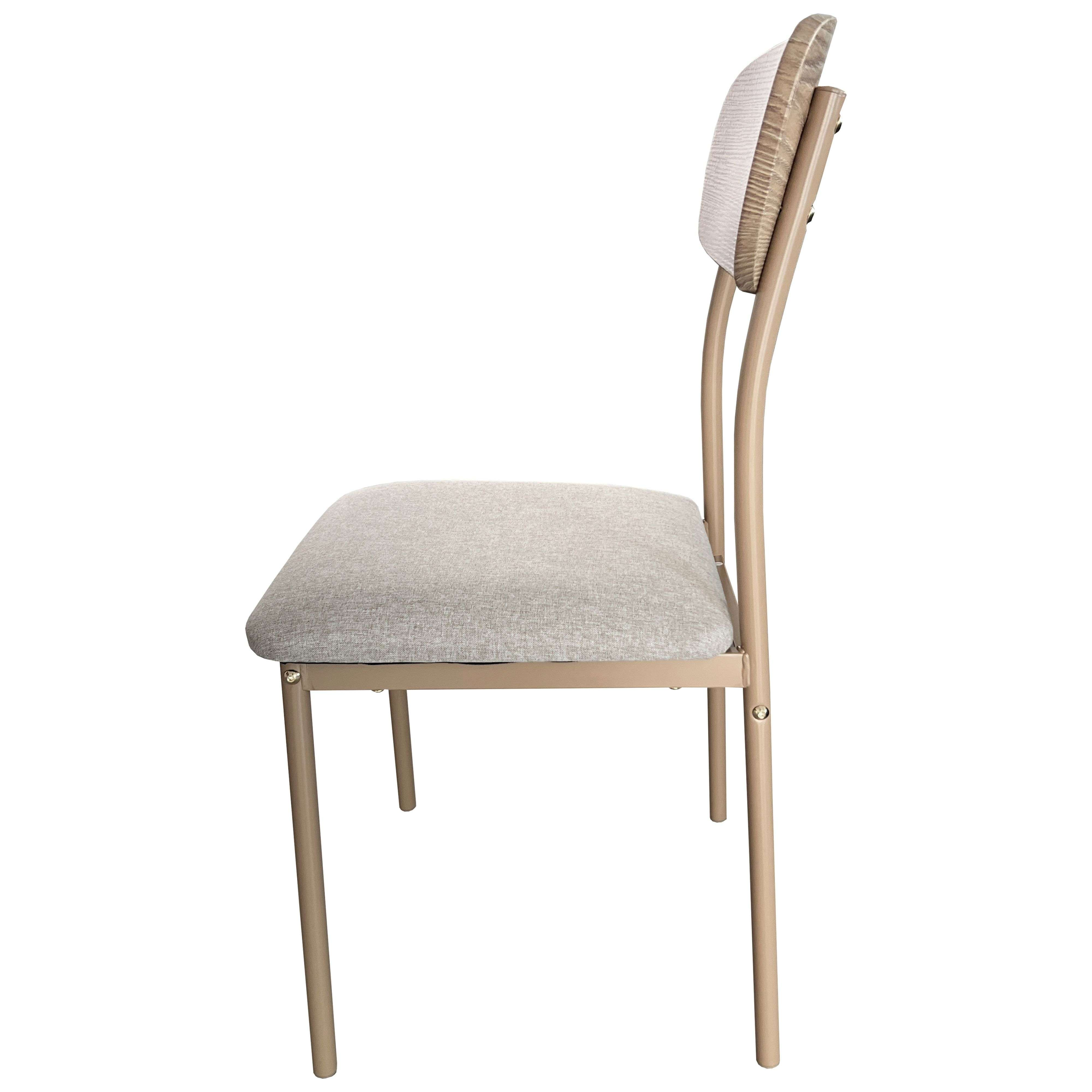 Una silla de color claro con marco de metal, asiento y respaldo tapizados.