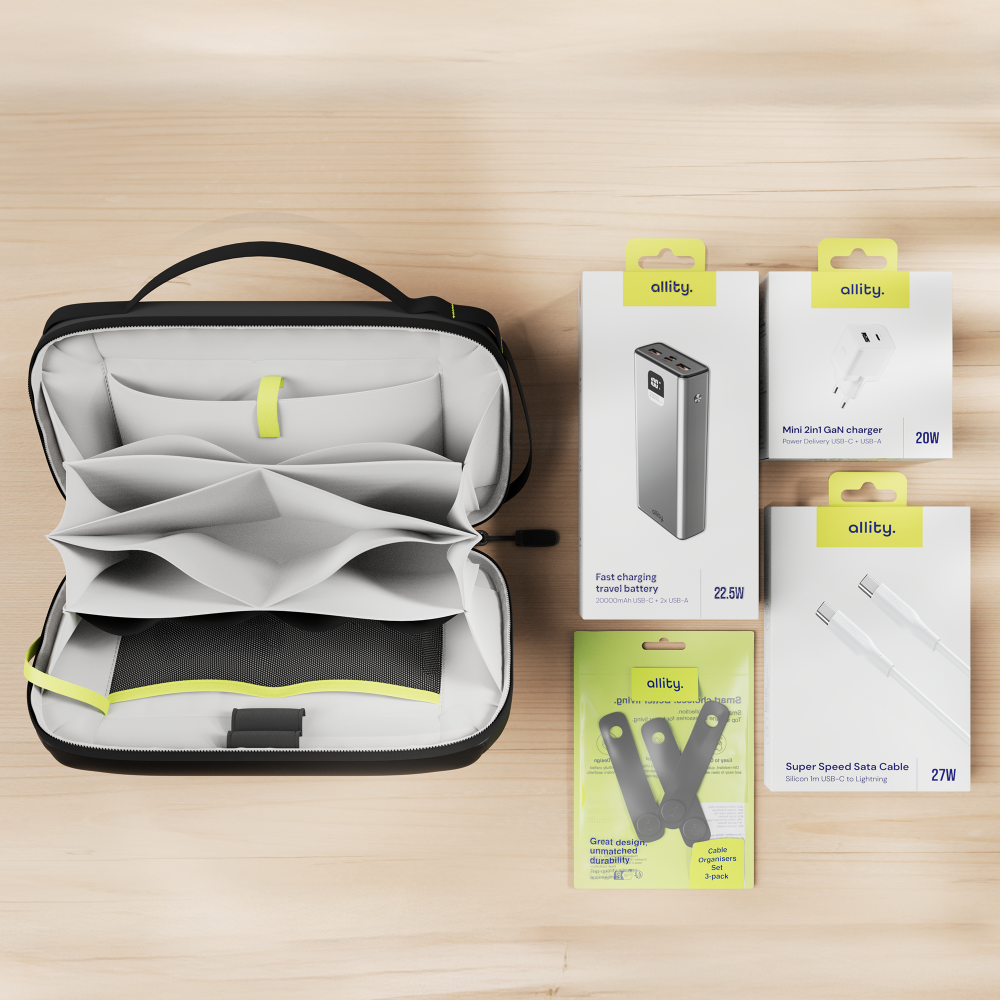 Una borsa nera aperta con scomparti, accanto a confezioni di prodotti Allity.