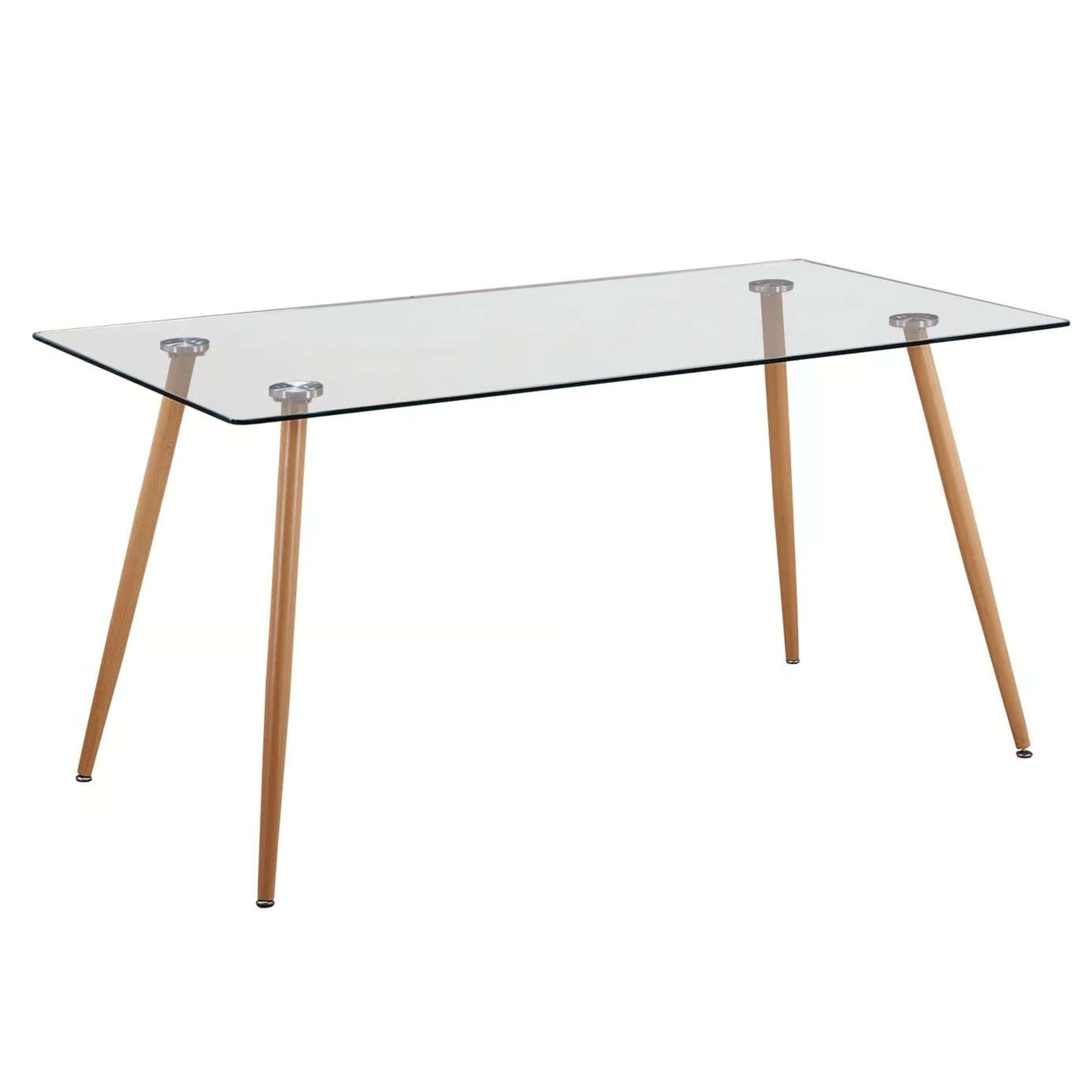 Mesa rectangular de cristal con cuatro patas de madera inclinadas.