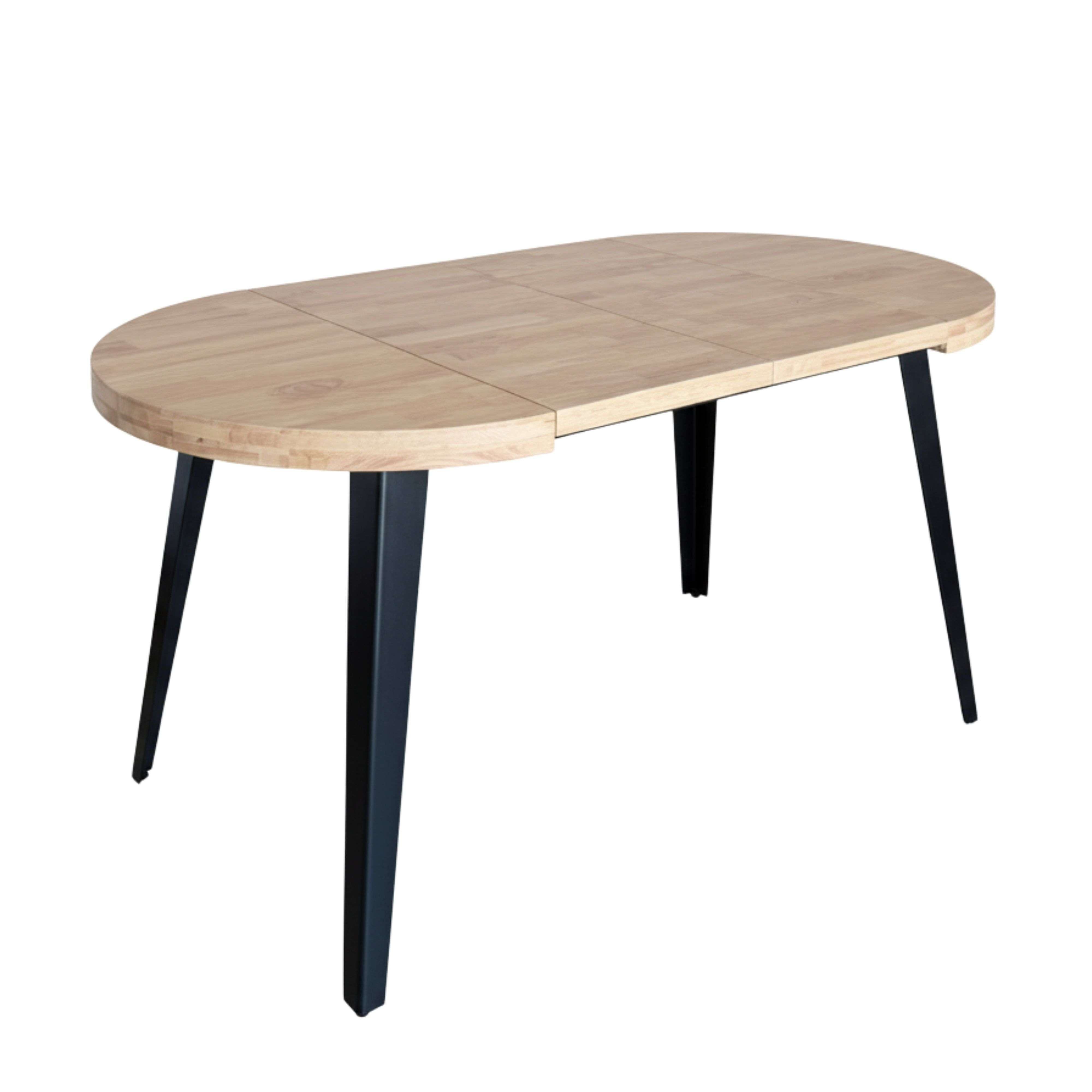 Mesa ovalada de madera con cuatro patas de metal negro, sobre fondo blanco.