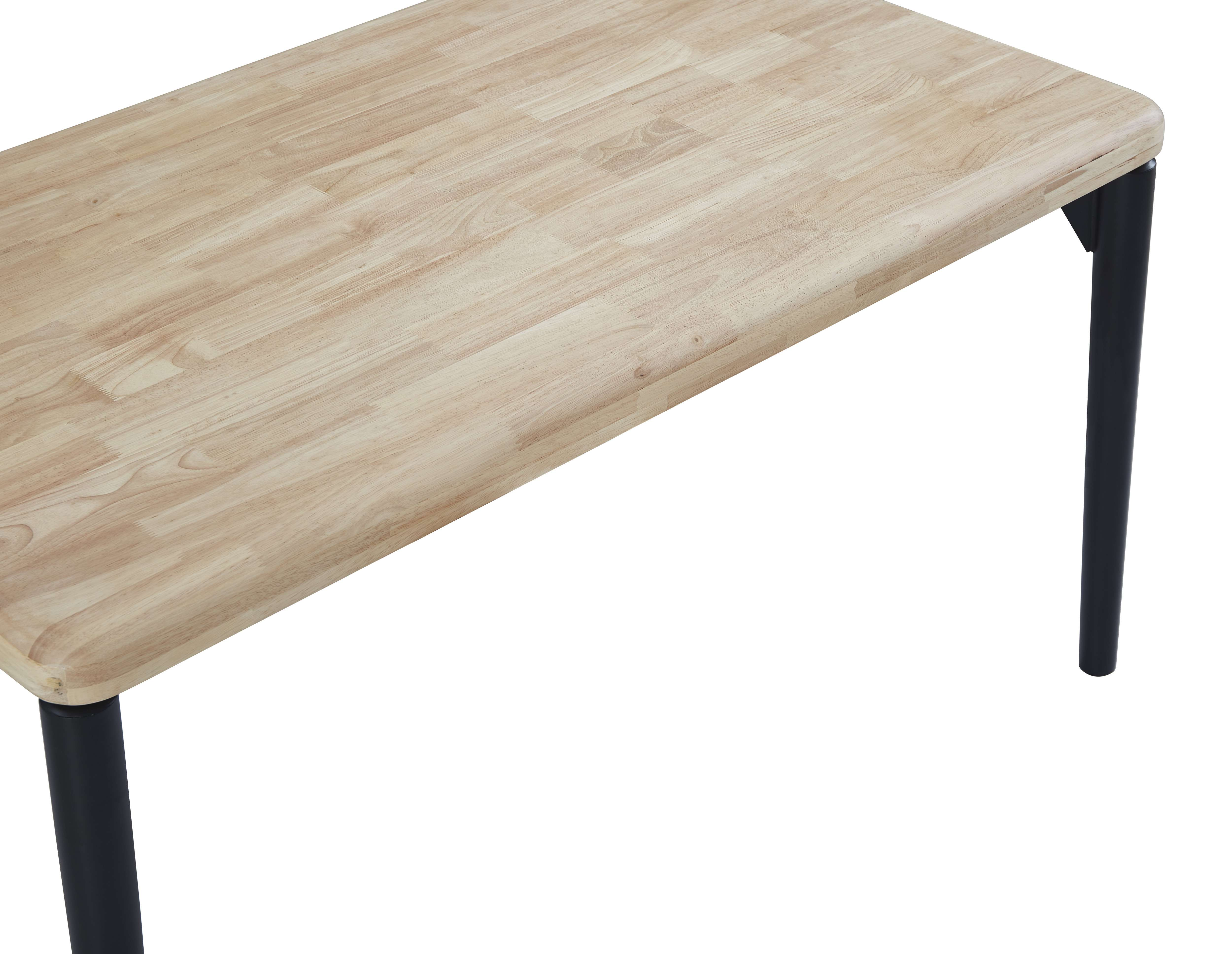 Tablero de madera con patas negras, vista cercana.