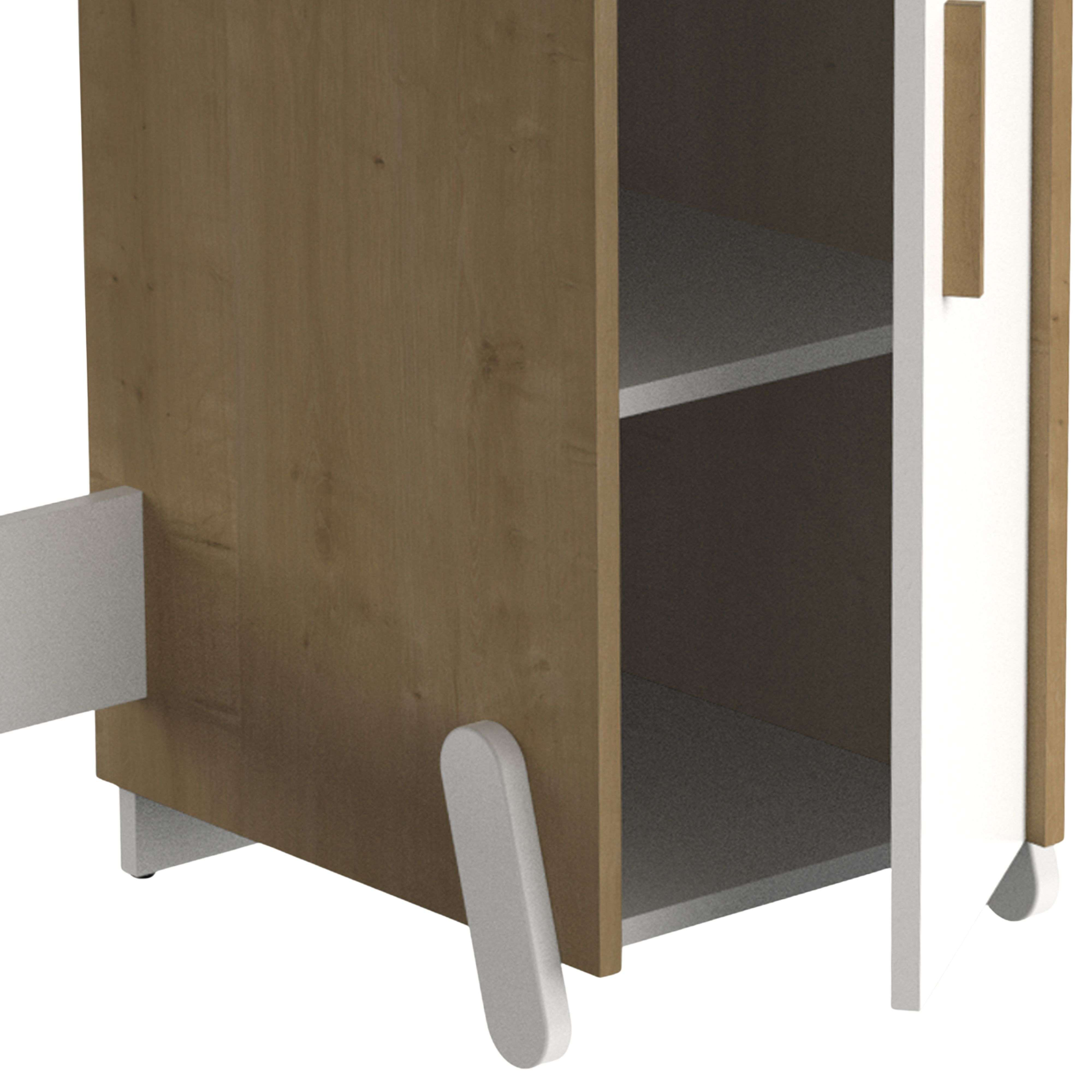 Un gabinete de madera con detalles blancos y dos estantes abiertos.