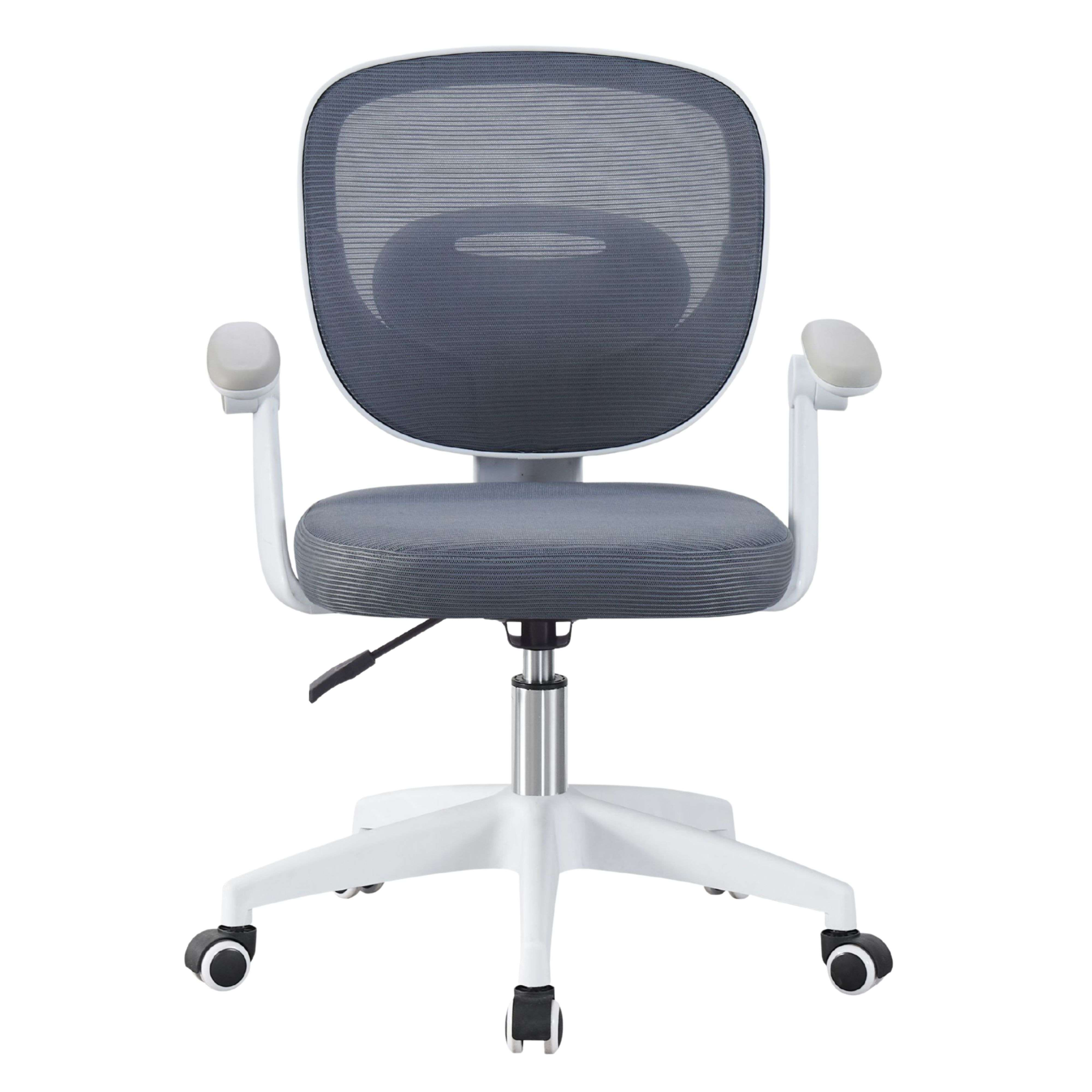 Silla de oficina blanca con respaldo y asiento de malla gris, con ruedas.