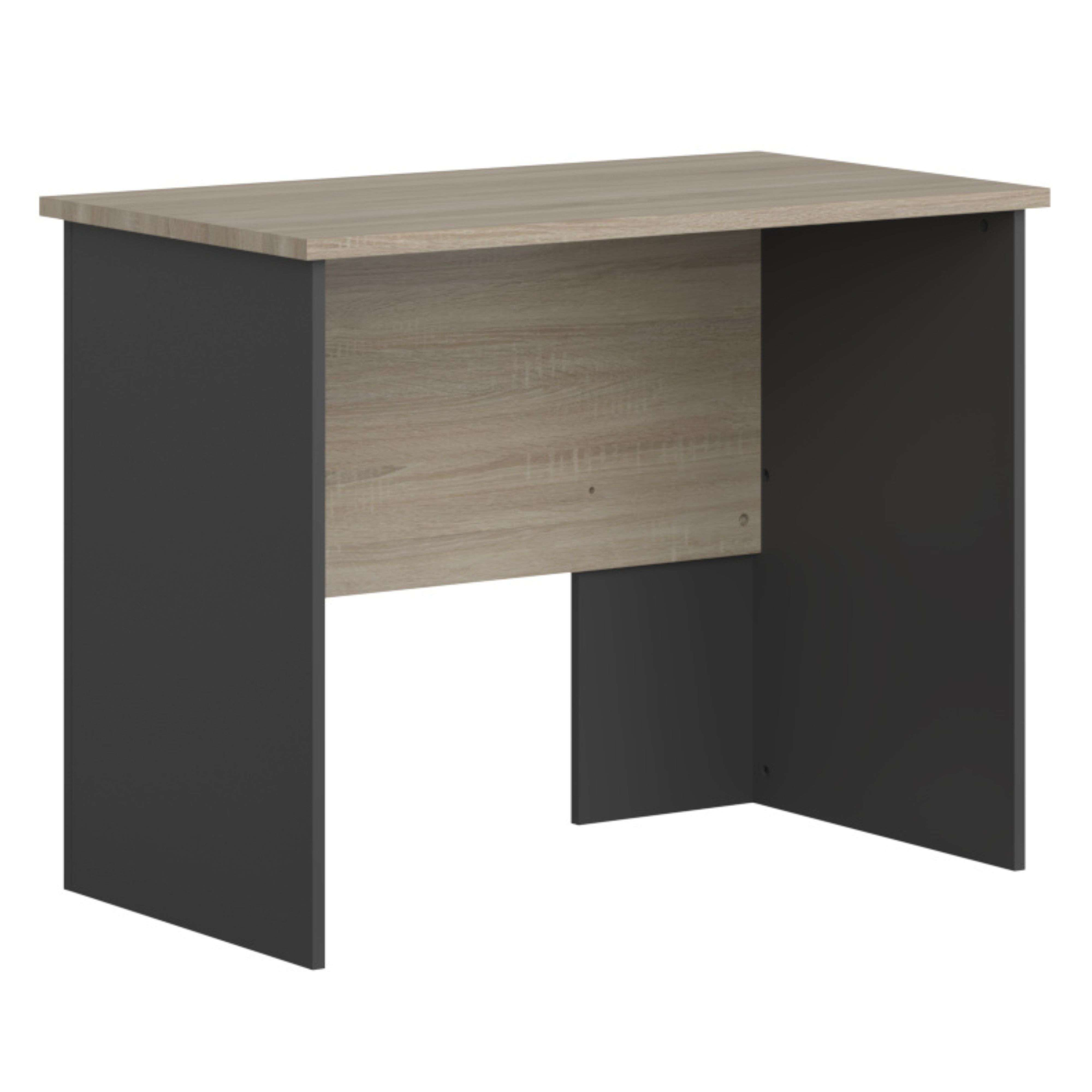 Un escritorio de madera clara con patas oscuras y panel trasero.