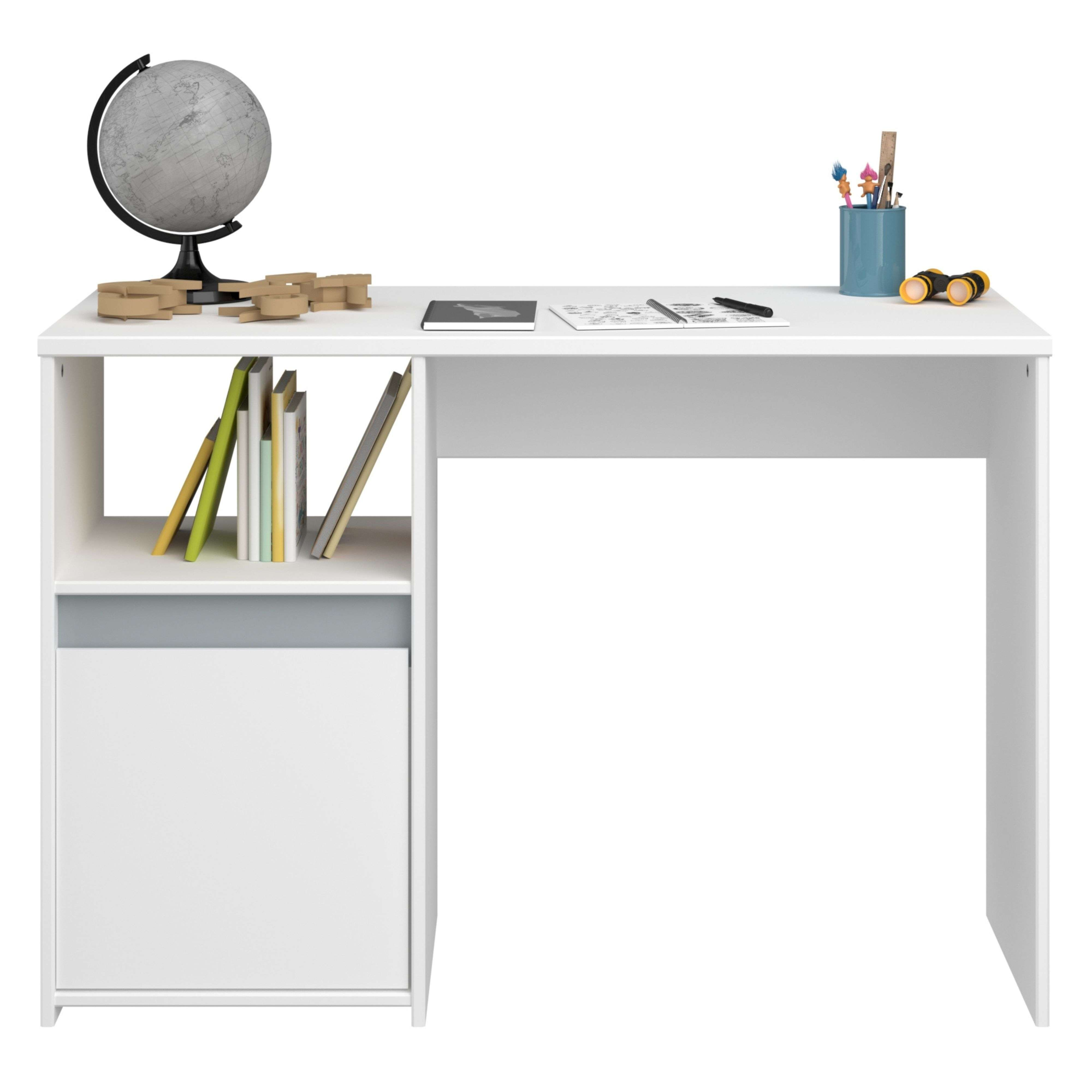 Un escritorio blanco con libros, un globo terráqueo y material de oficina.