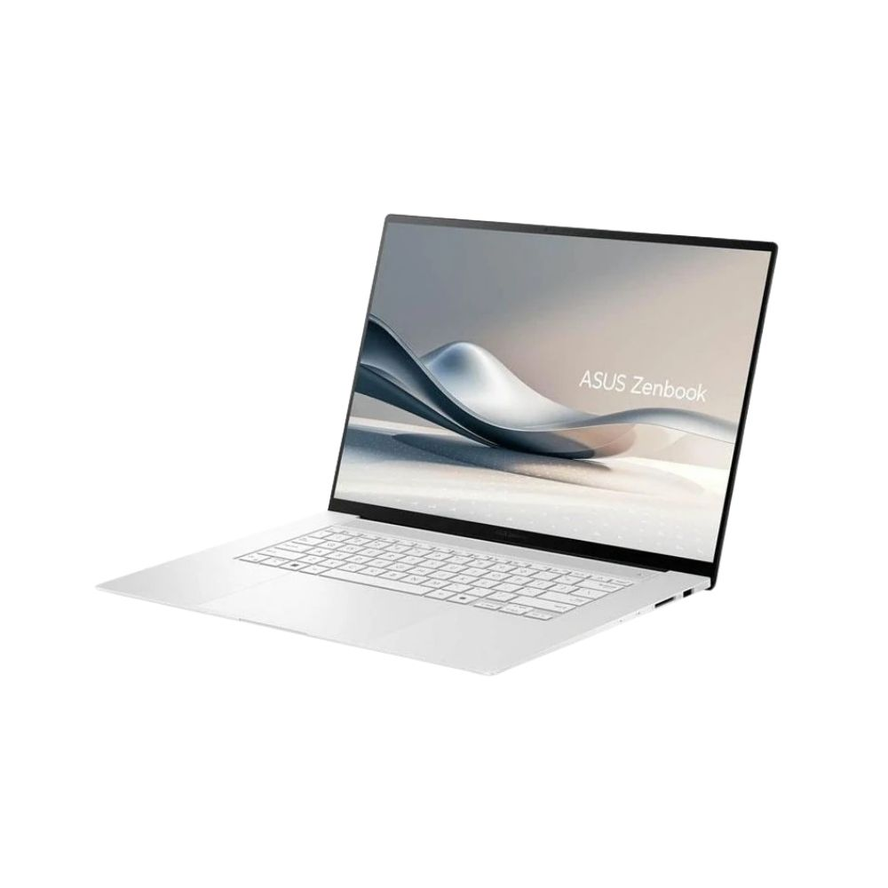 Beyaz bir ASUS Zenbook dizüstü bilgisayar, ekranı görünen beyaz arka planda açıktır.