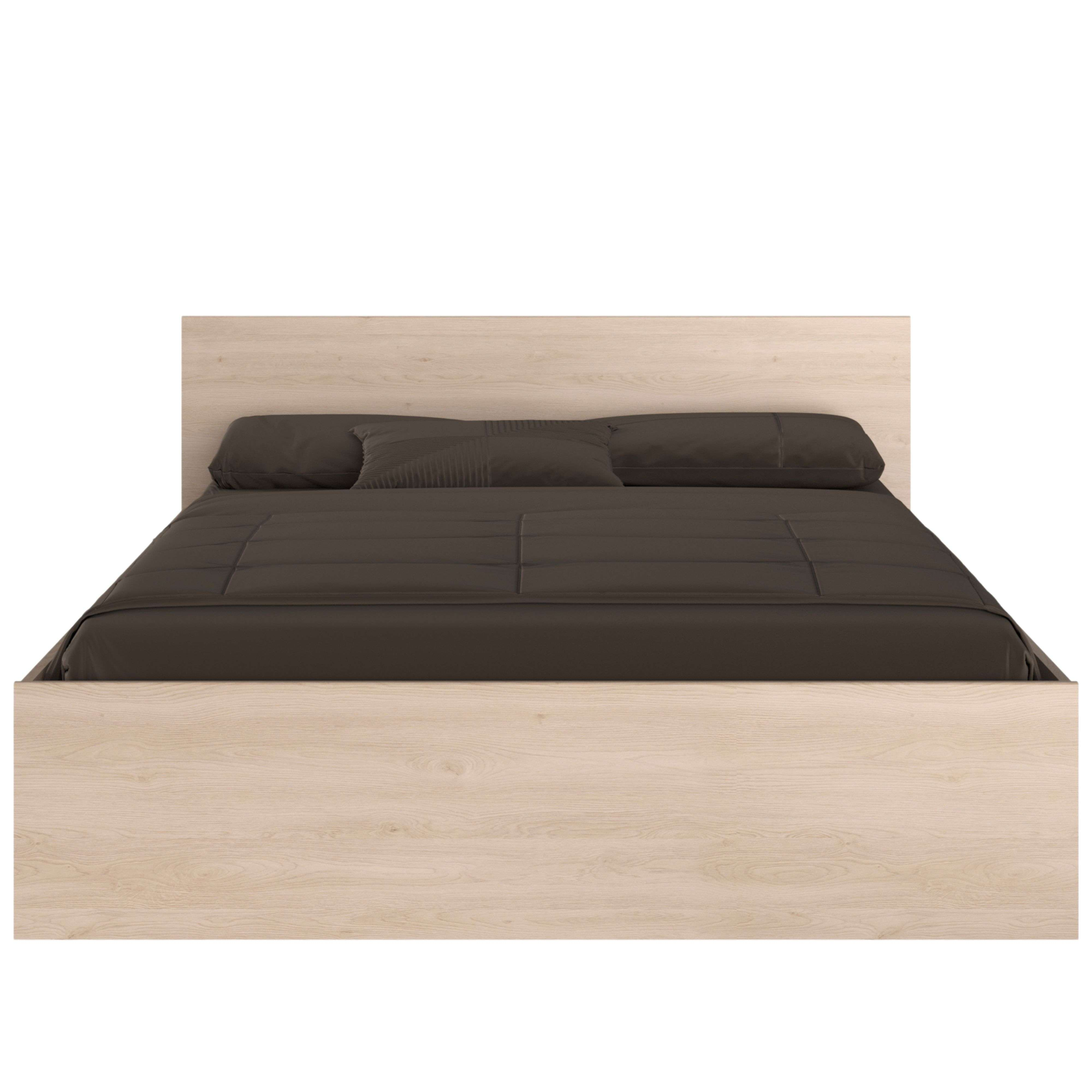 Una cama de madera clara con ropa de cama oscura y almohadas.