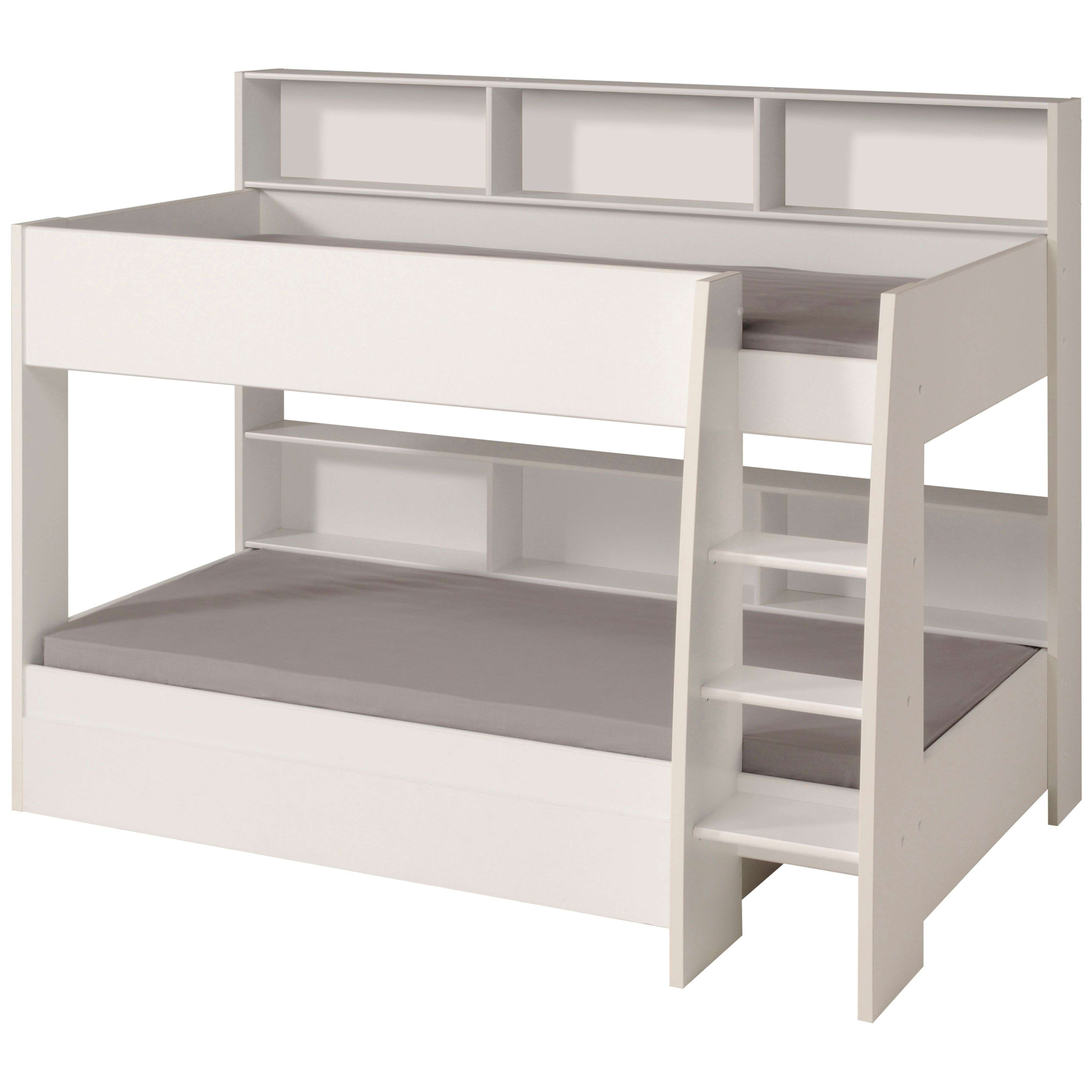 Litera blanca con estantes integrados y colchones grises.