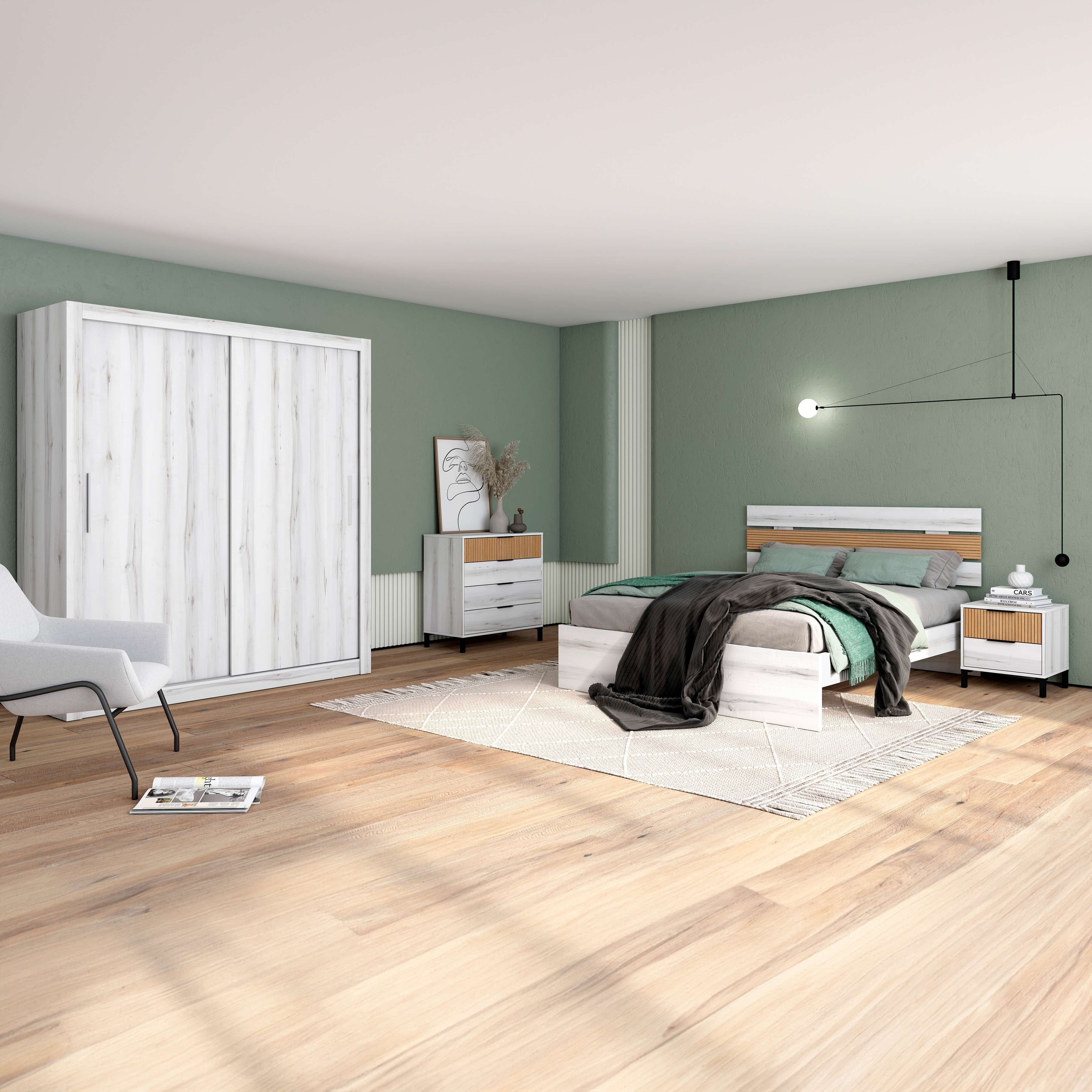 Dormitorio moderno con armario, cama, mesita de noche, cómoda, sillón y alfombra.