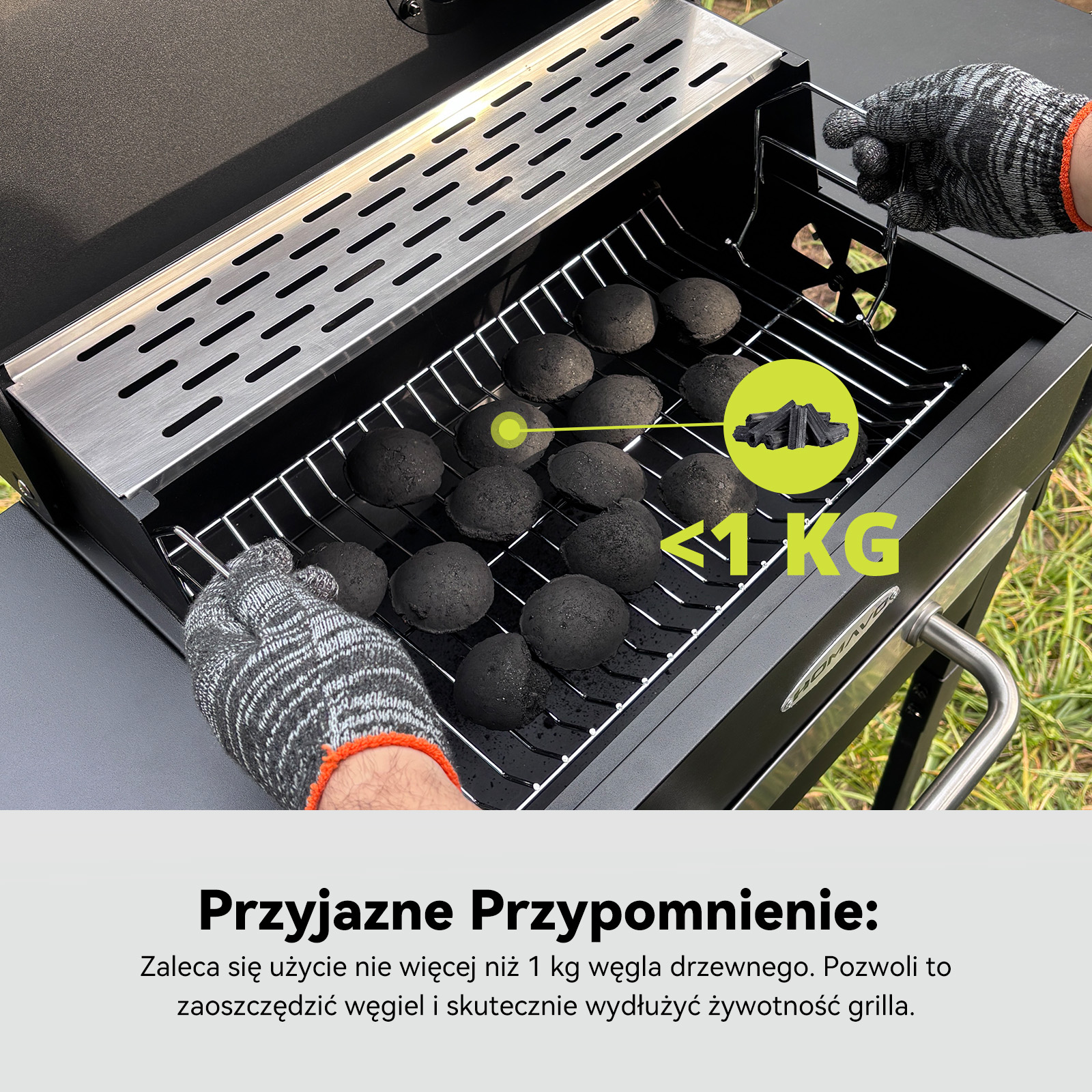 Grill z brykietami węgla drzewnego i napisem <lt/>1 KG.