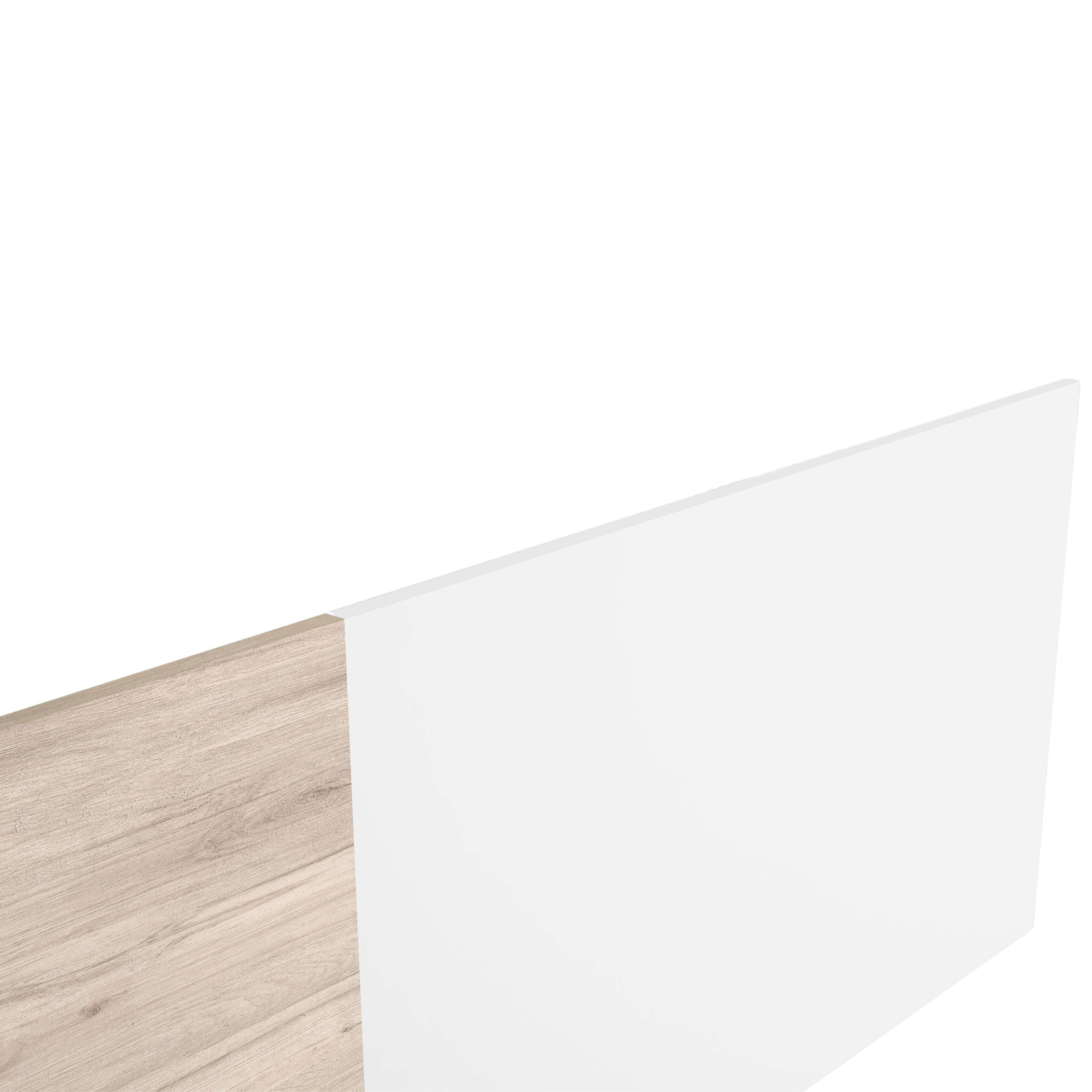 Un panel blanco superpone un fondo de textura de madera clara.