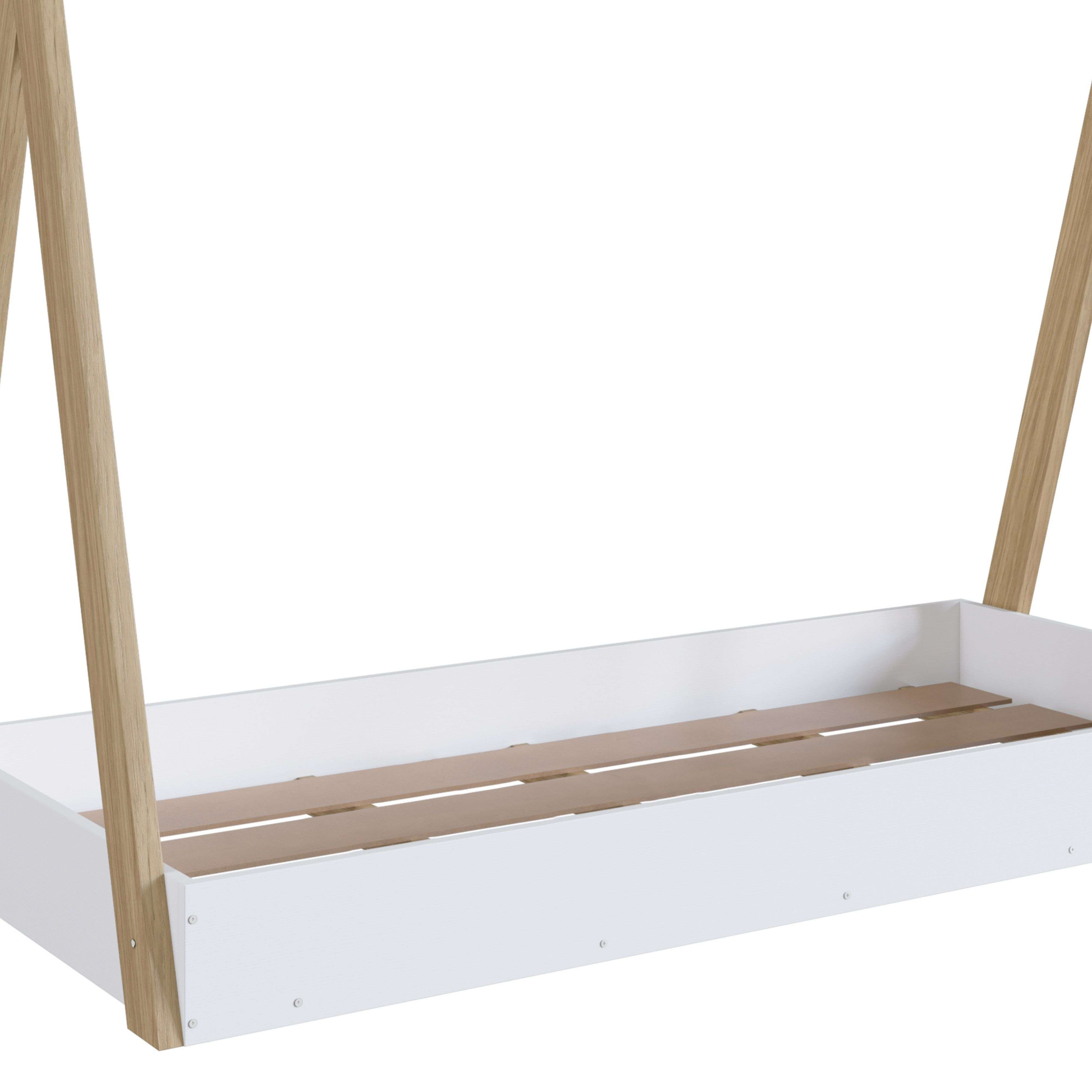 Un somier blanco con patas de madera sobre fondo blanco.