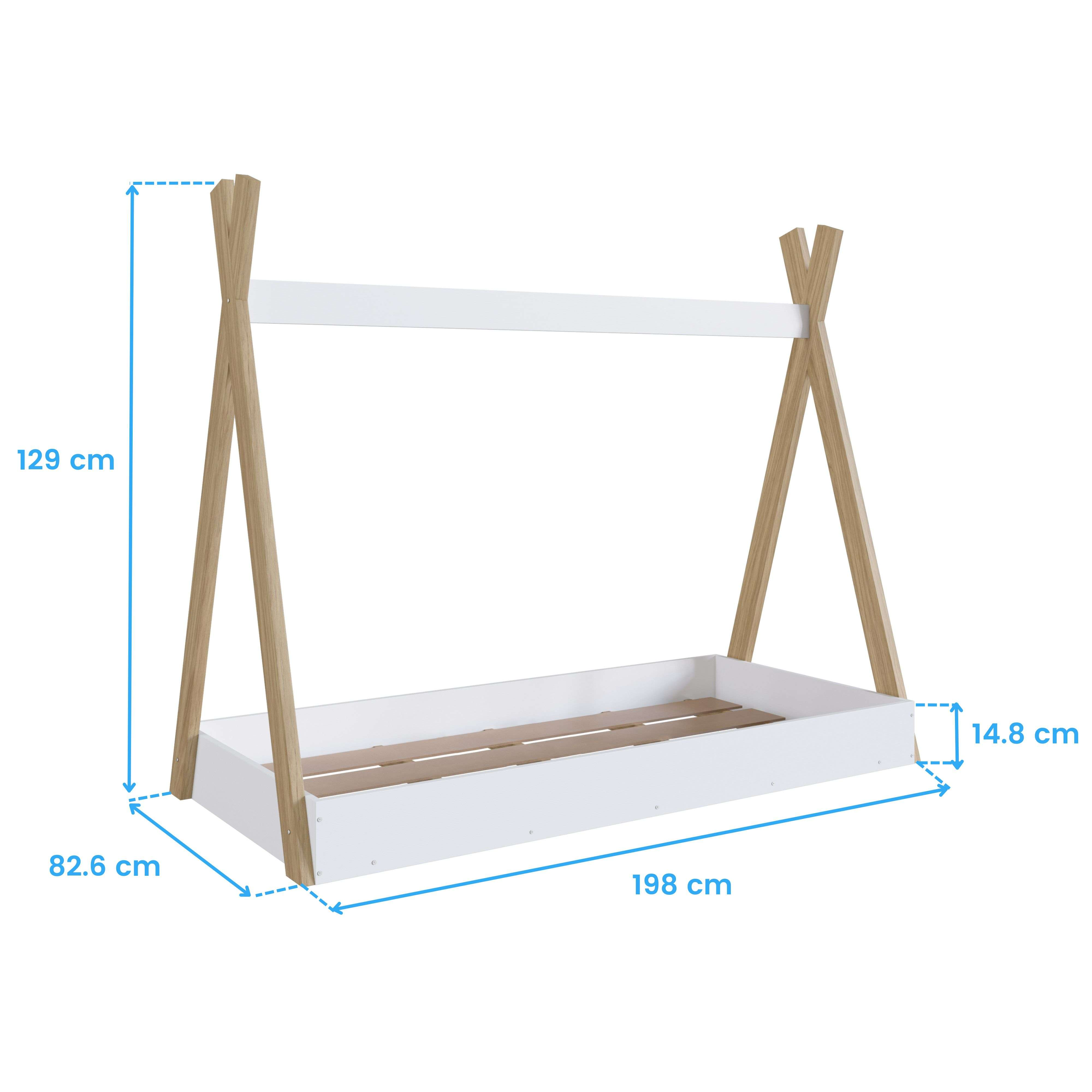 Estructura de cama blanca con patas de madera en ángulo, se muestran las dimensiones.