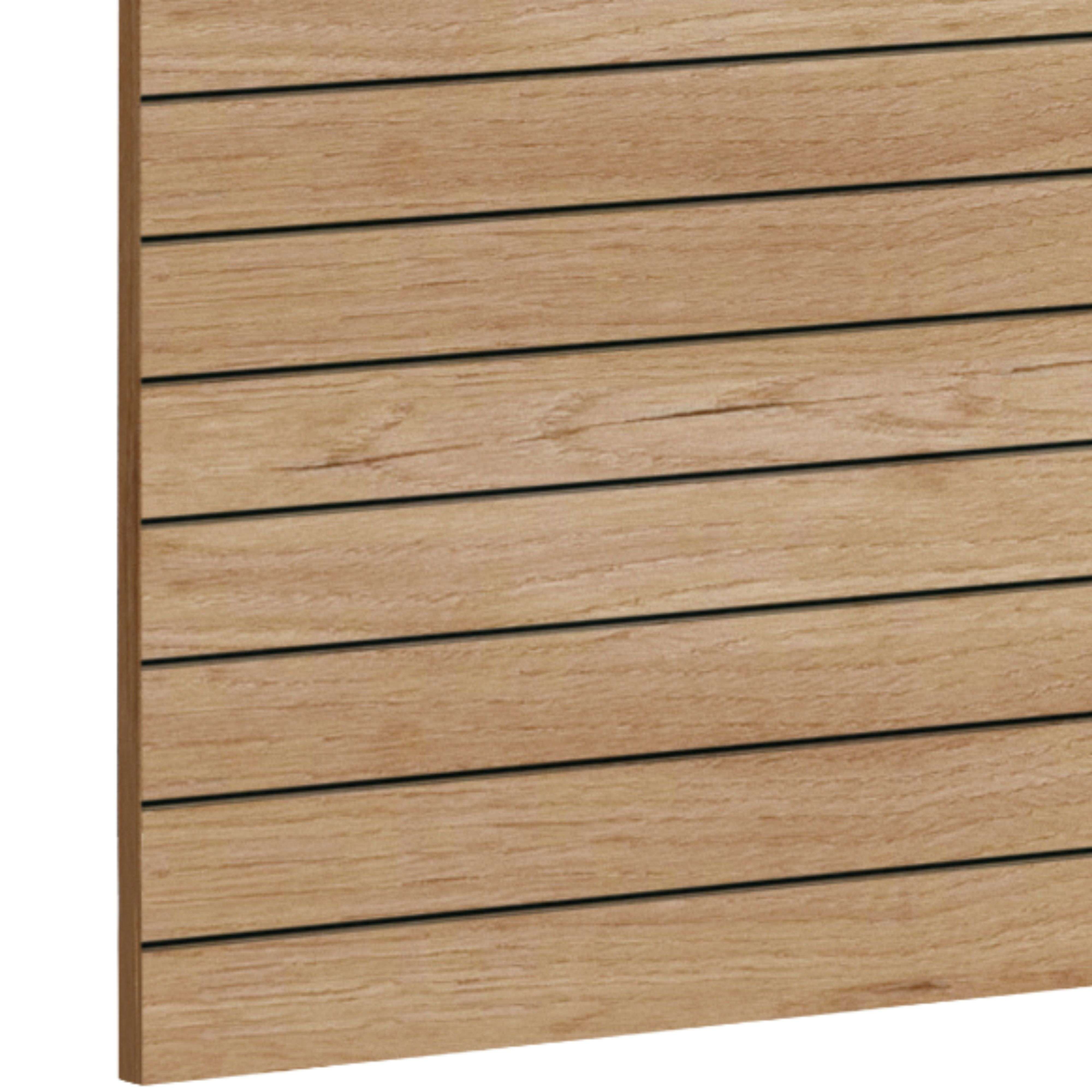 Panel de madera con líneas horizontales y un lado izquierdo blanco.