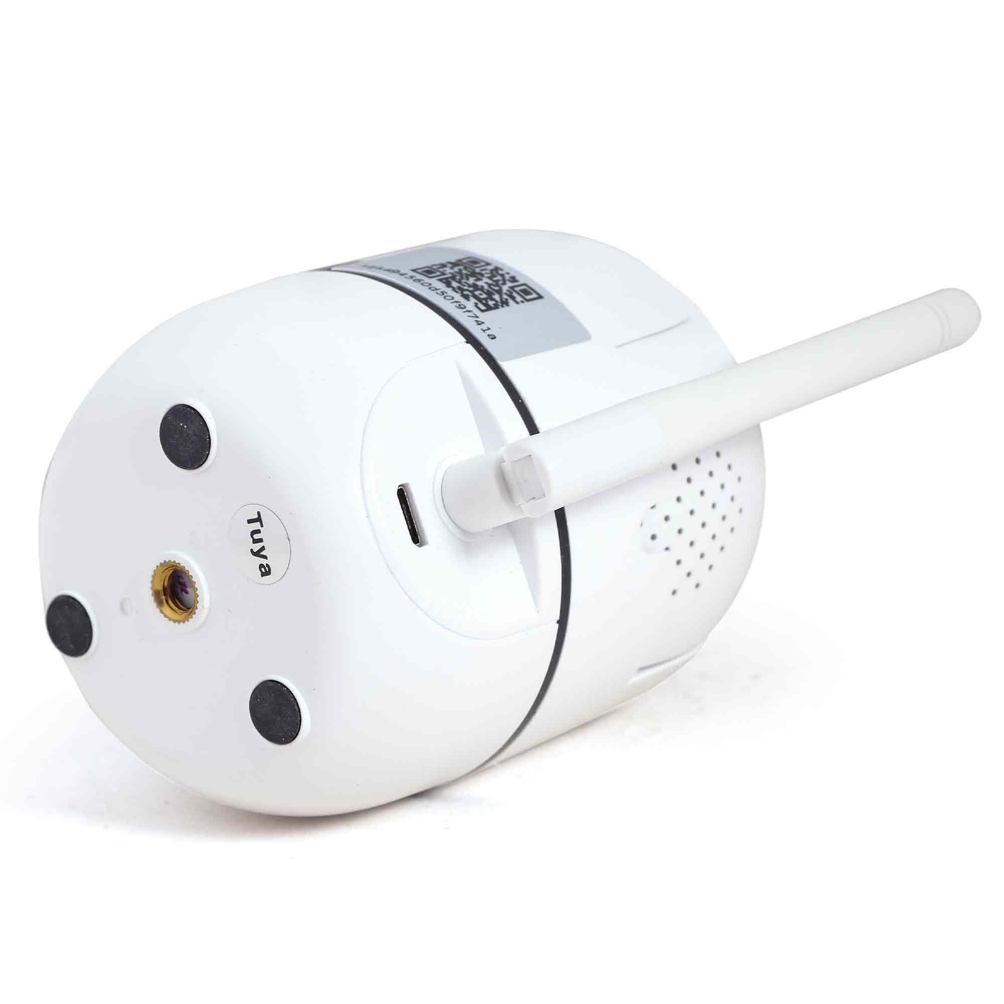 Biała kamera bezpieczeństwa Tuya z anteną, portem USB, grillem głośnika i kodem QR.