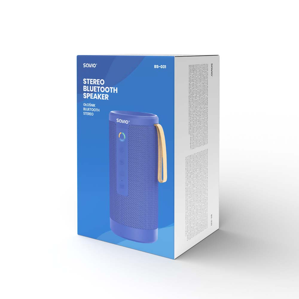 Niebieski głośnik Bluetooth z drewnianym uchwytem i logo Savio, na pudełku.