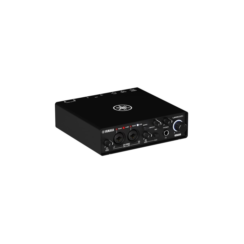 Czarny interfejs audio Yamaha URX22C z przednimi złączami i pokrętłami.