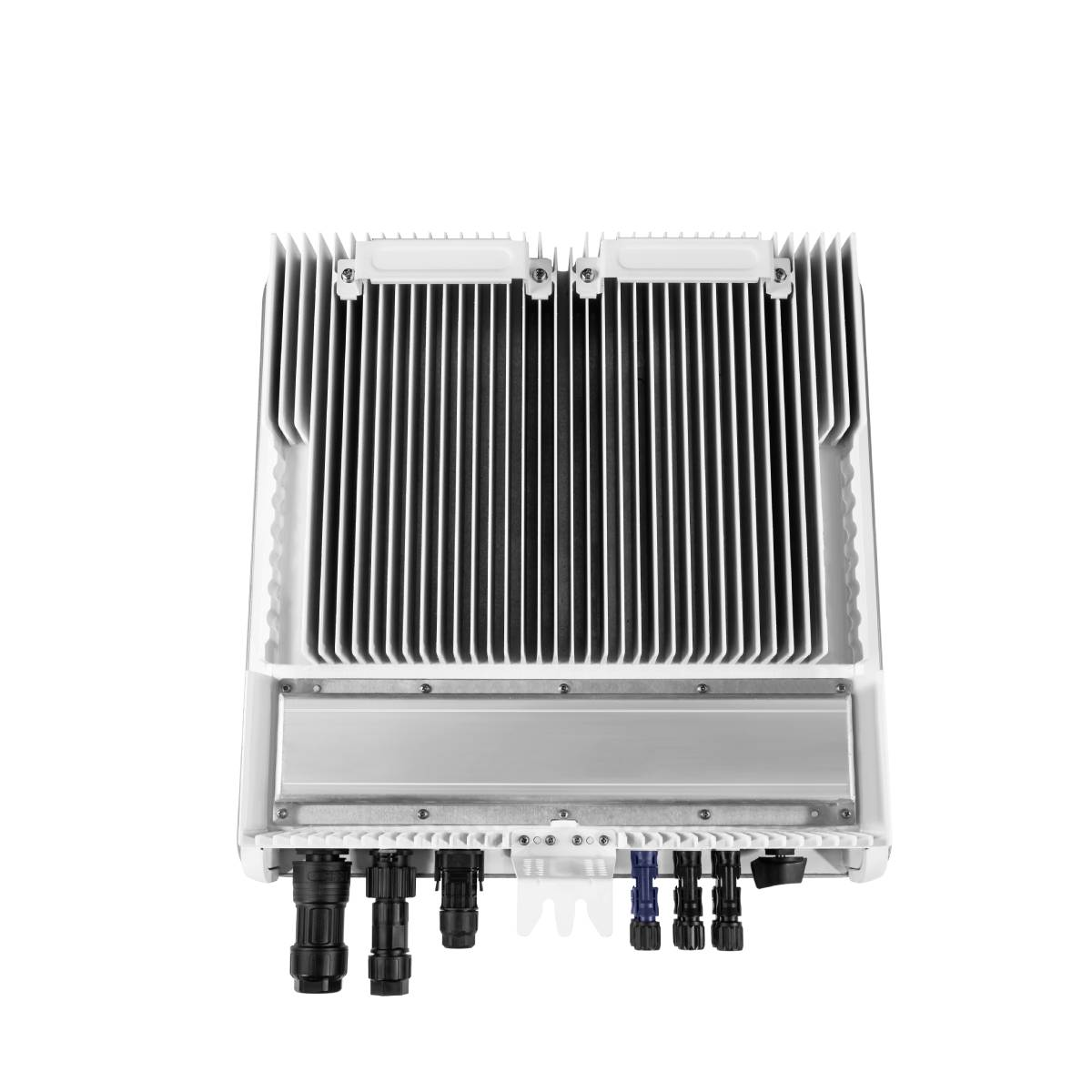 Ein weißes elektronisches Gerät mit Kühlrippen und mehreren Anschlüssen an der Unterseite.