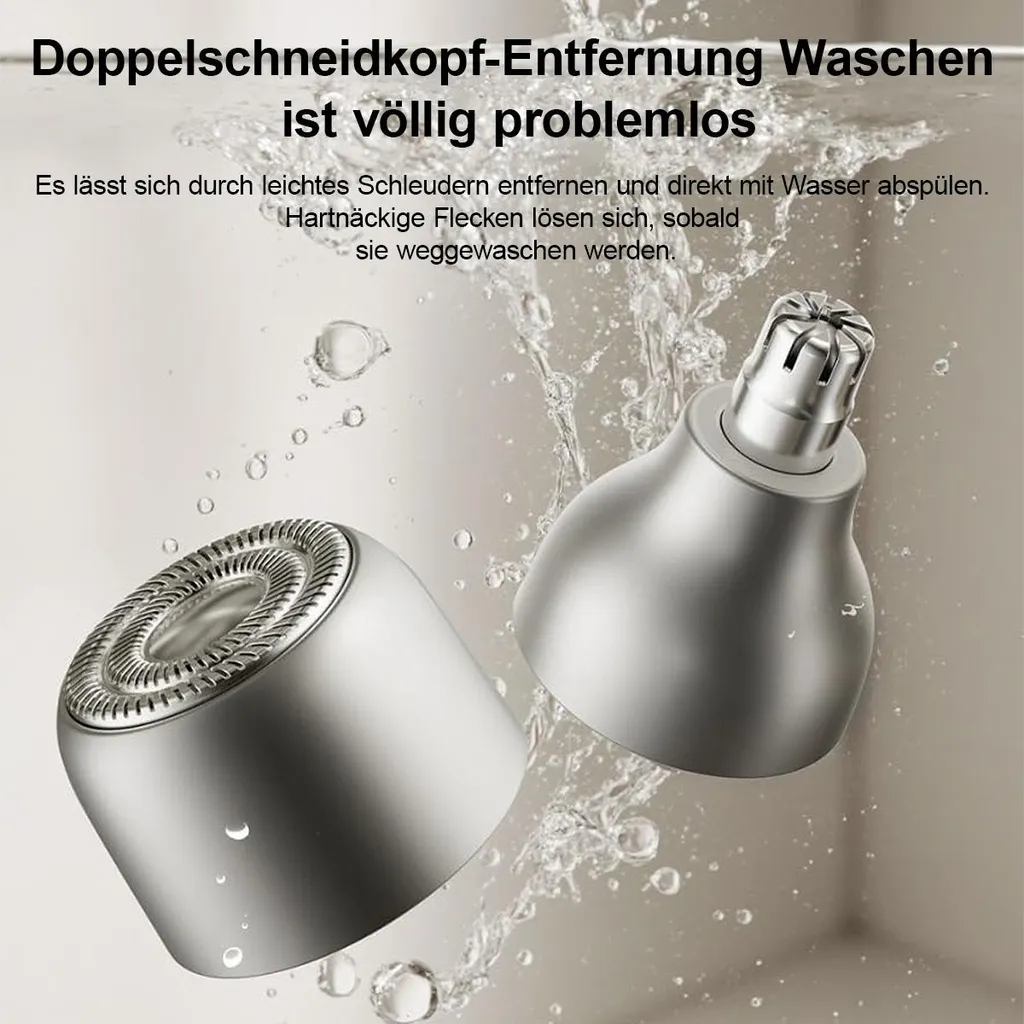 Zwei silberne Trimmeraufsätze werden unter Wasser gespült.