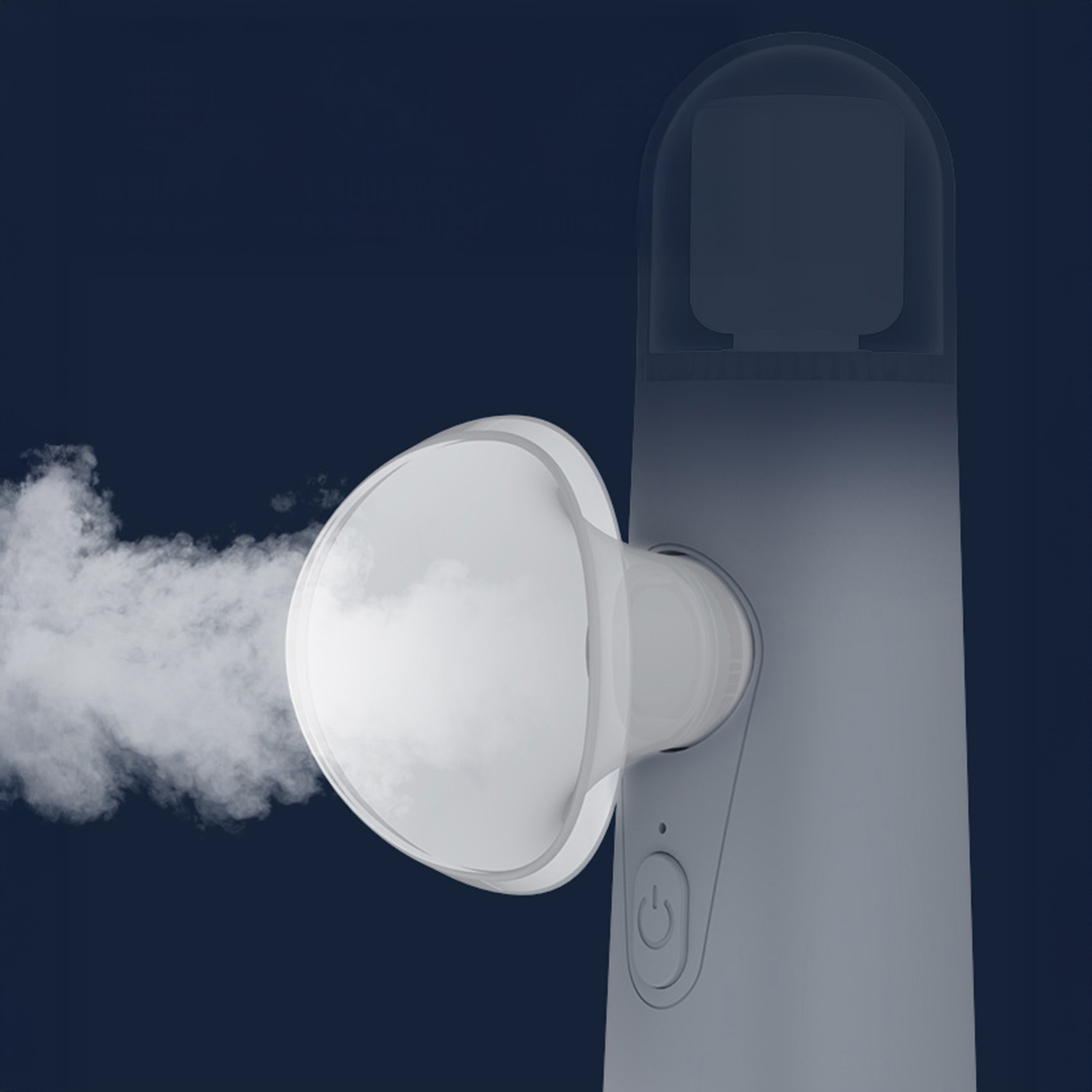 Un nebulizzatore grigio spruzza vapore bianco da un tappo bianco su sfondo blu.