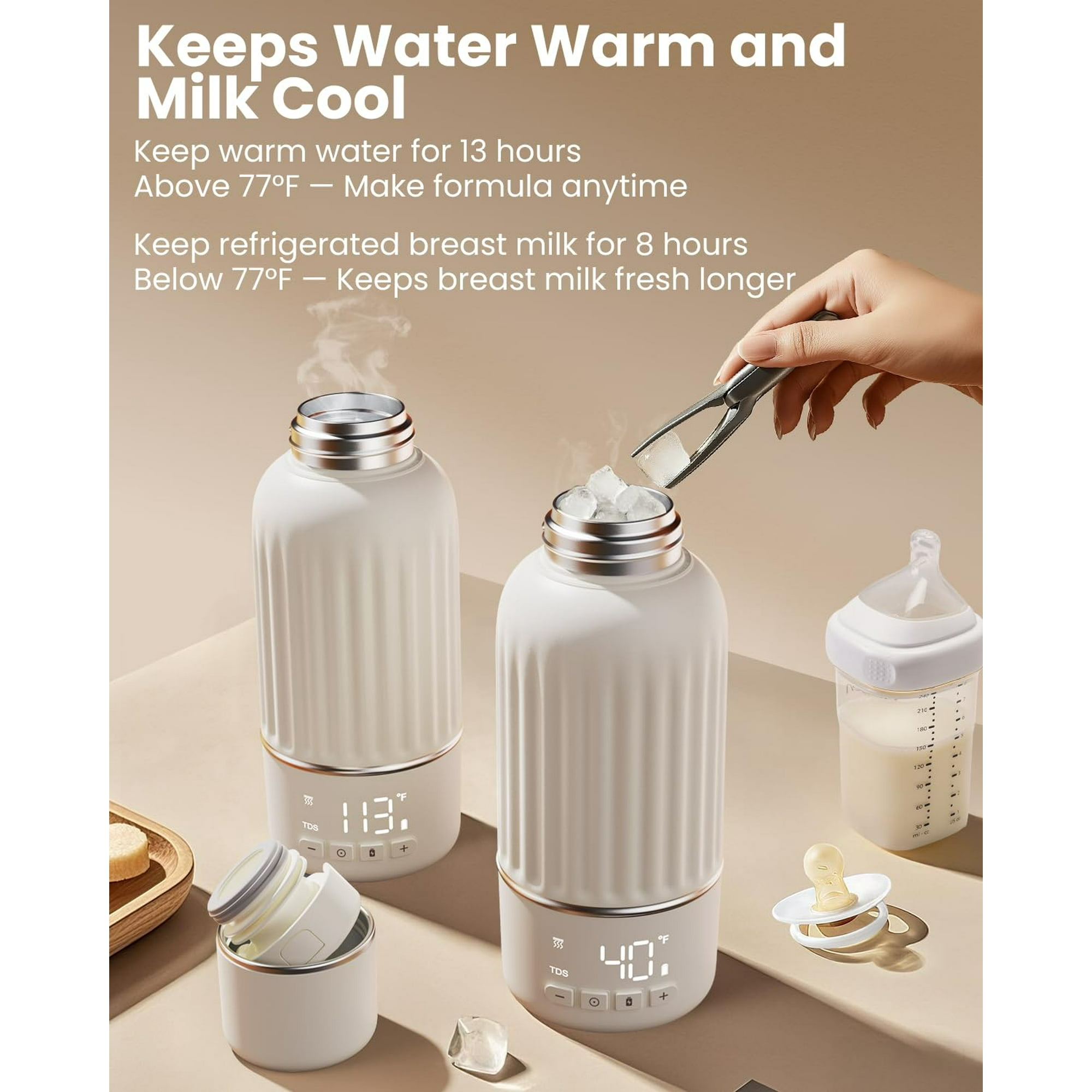 Zwei weiße Thermoskannen mit digitalen Anzeigen, eine mit Eiswürfeln.