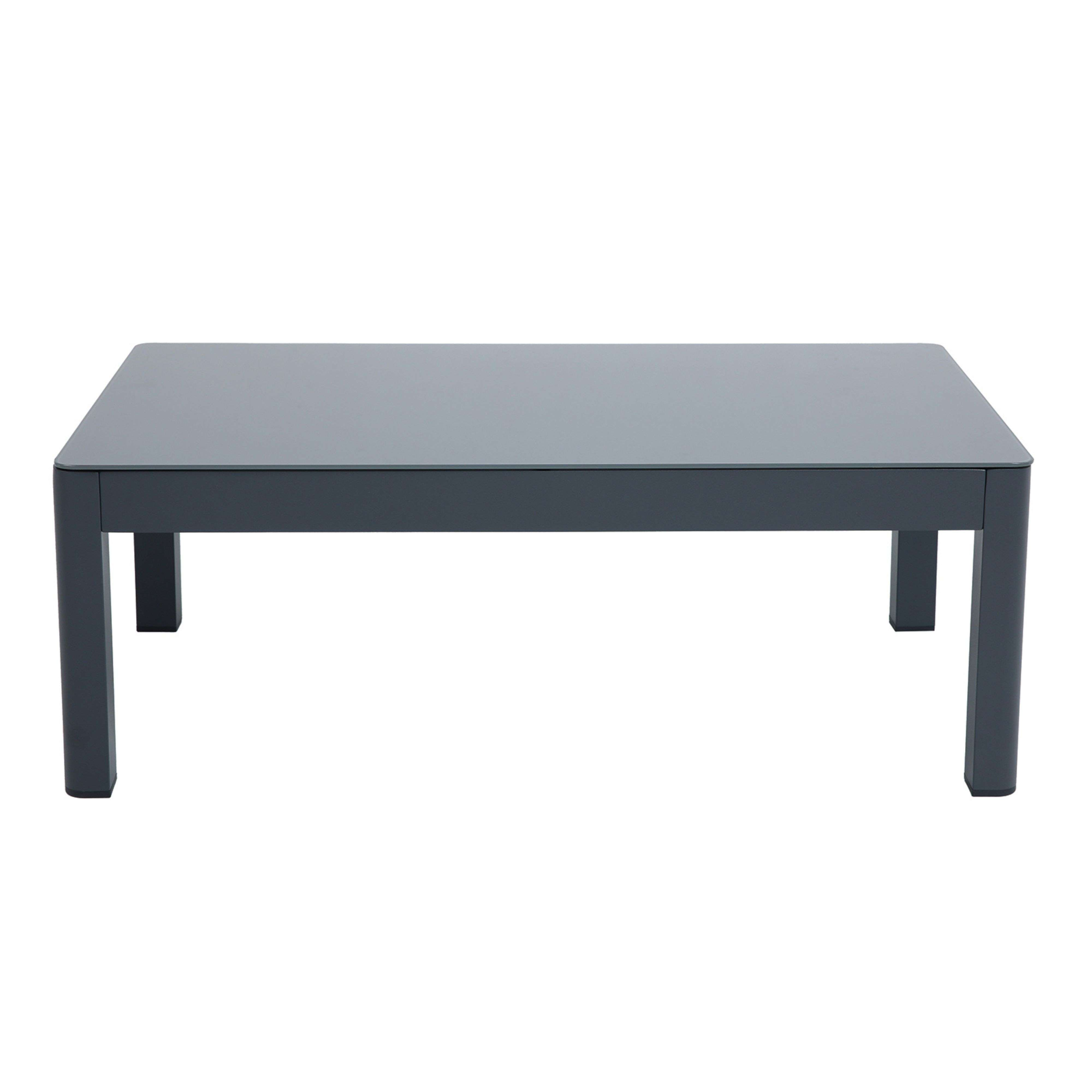 Una mesa de centro rectangular gris con cuatro patas sobre fondo blanco.