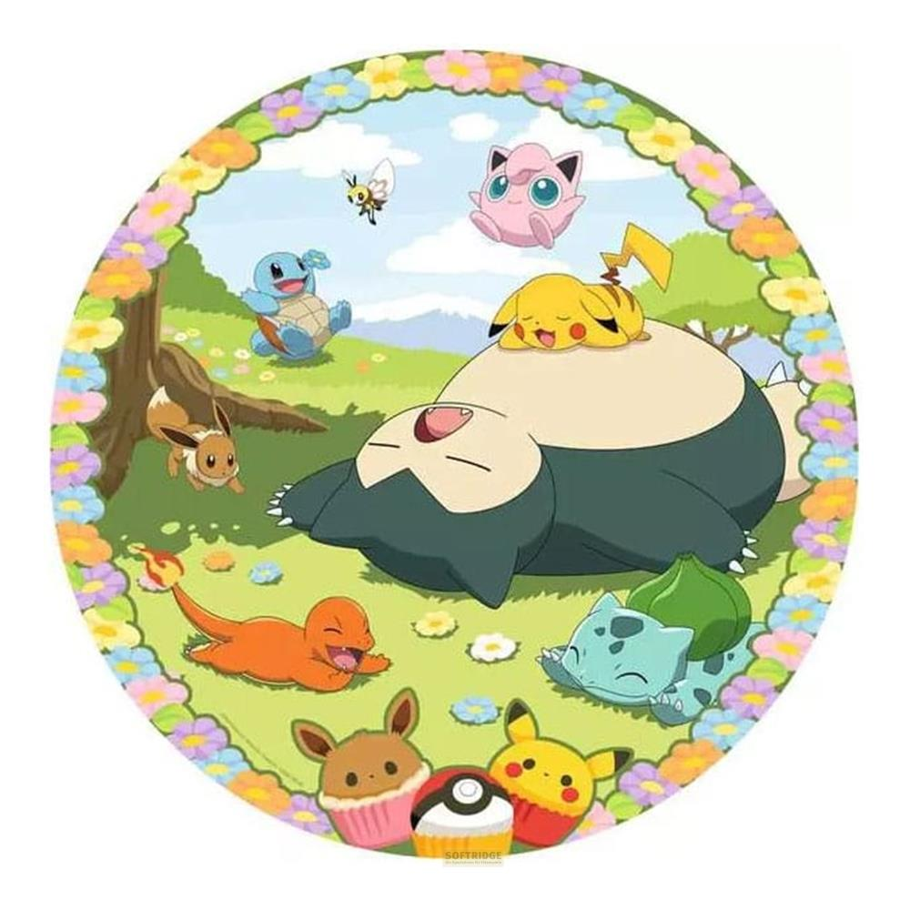 Różne Pokemony, takie jak Snorlax, Pikachu i Eevee, znajdują się na trawiastym polu z kwiatami.