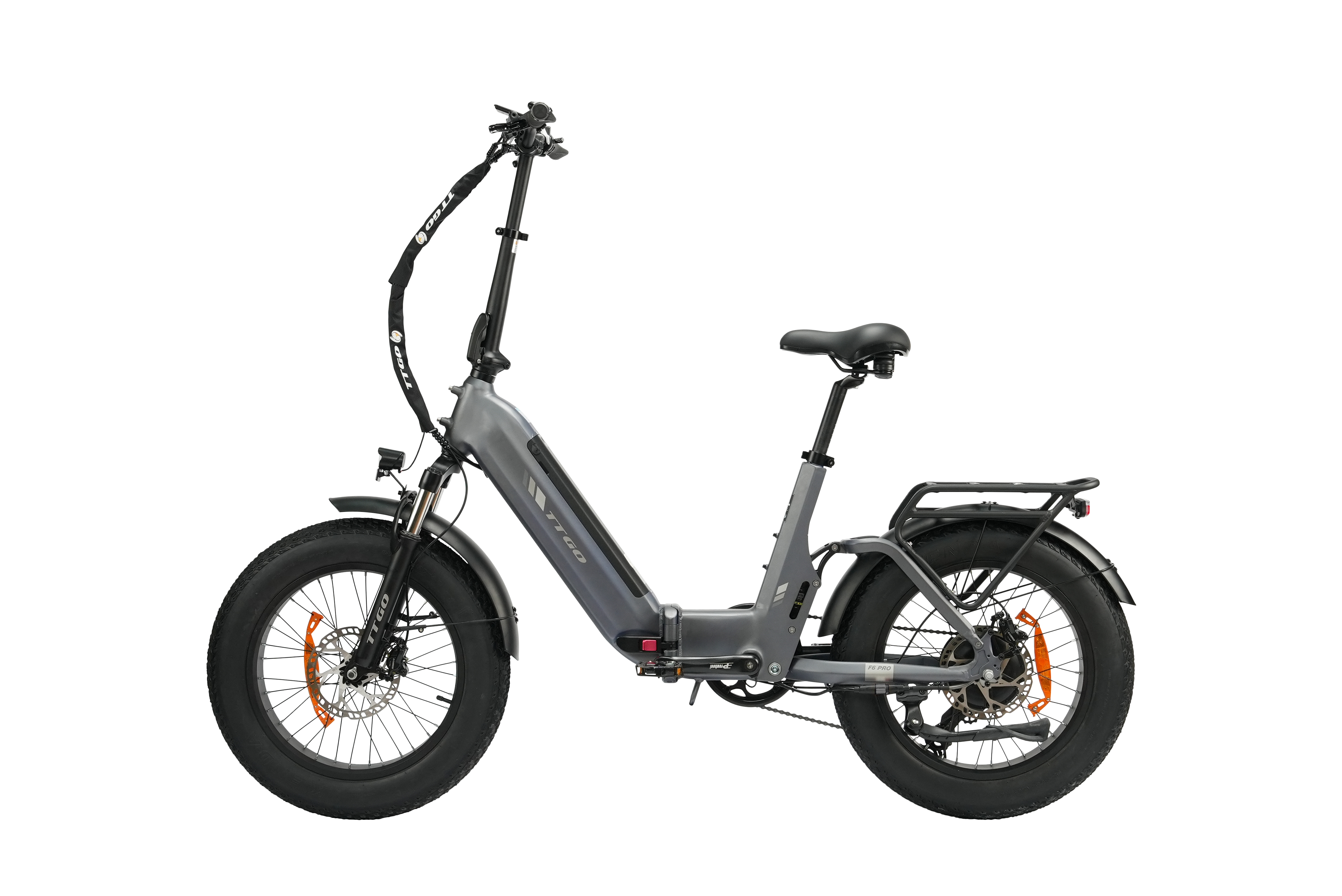 Graues E-Bike mit dicken Reifen, schwarzem Sattel und Gepäckträger.