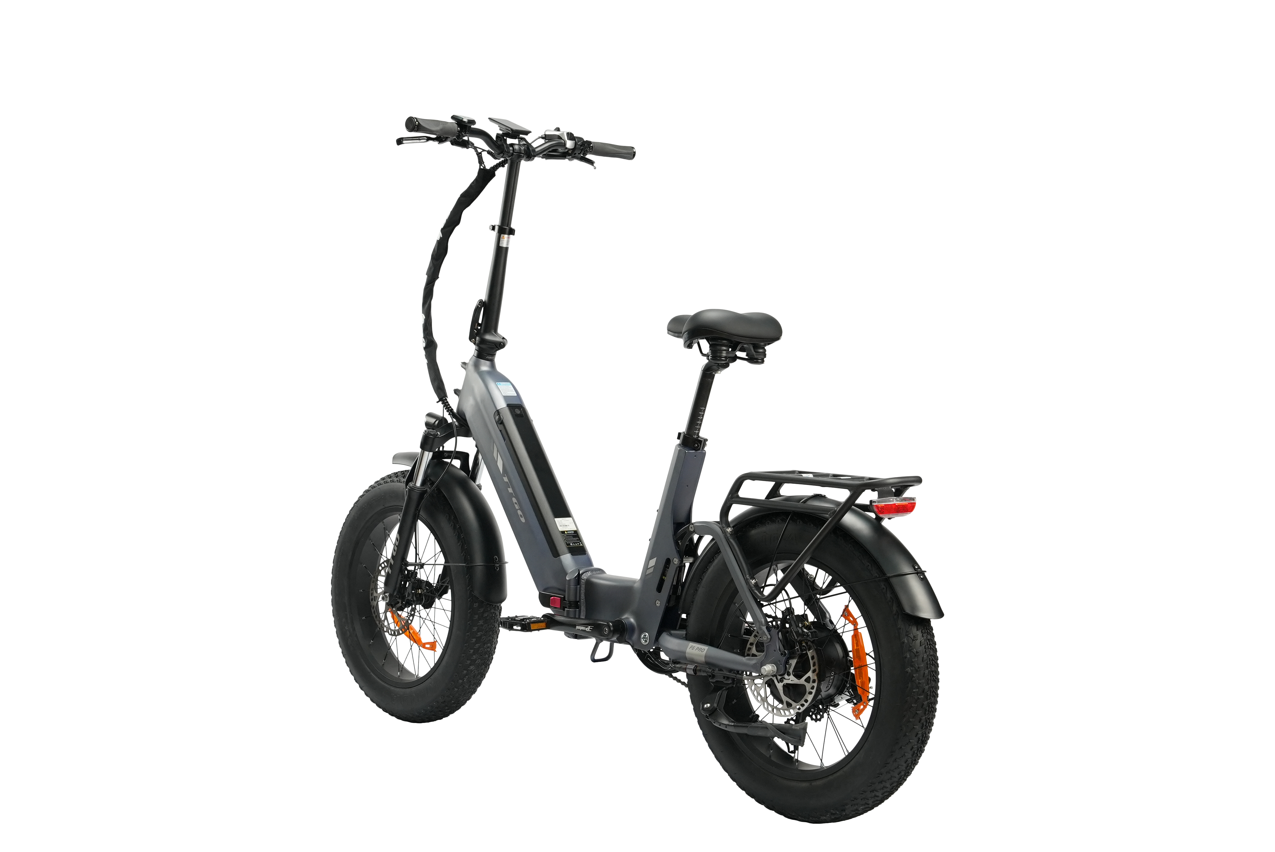 Graues E-Bike mit fetten Reifen, Gepäckträger und schwarzem Sattel.