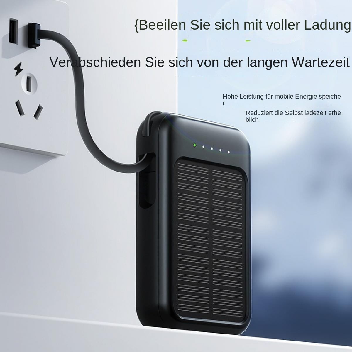 Ein schwarzes Solar-Powerbank wird an eine weiße Steckdose angeschlossen.