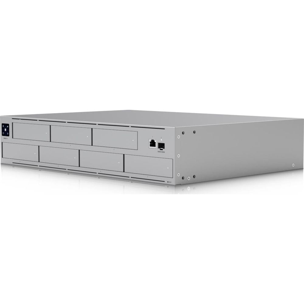 Ein silbernes Netzwerkgerät mit mehreren Einschüben und Ethernet-Anschlüssen.
