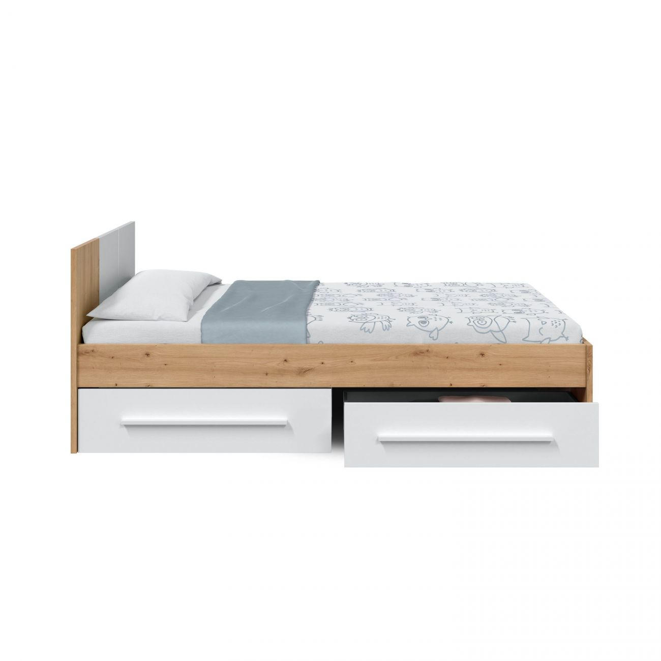 Cama de madera con cajones blancos y estampado de juguetes. Almohada blanca y manta azul.