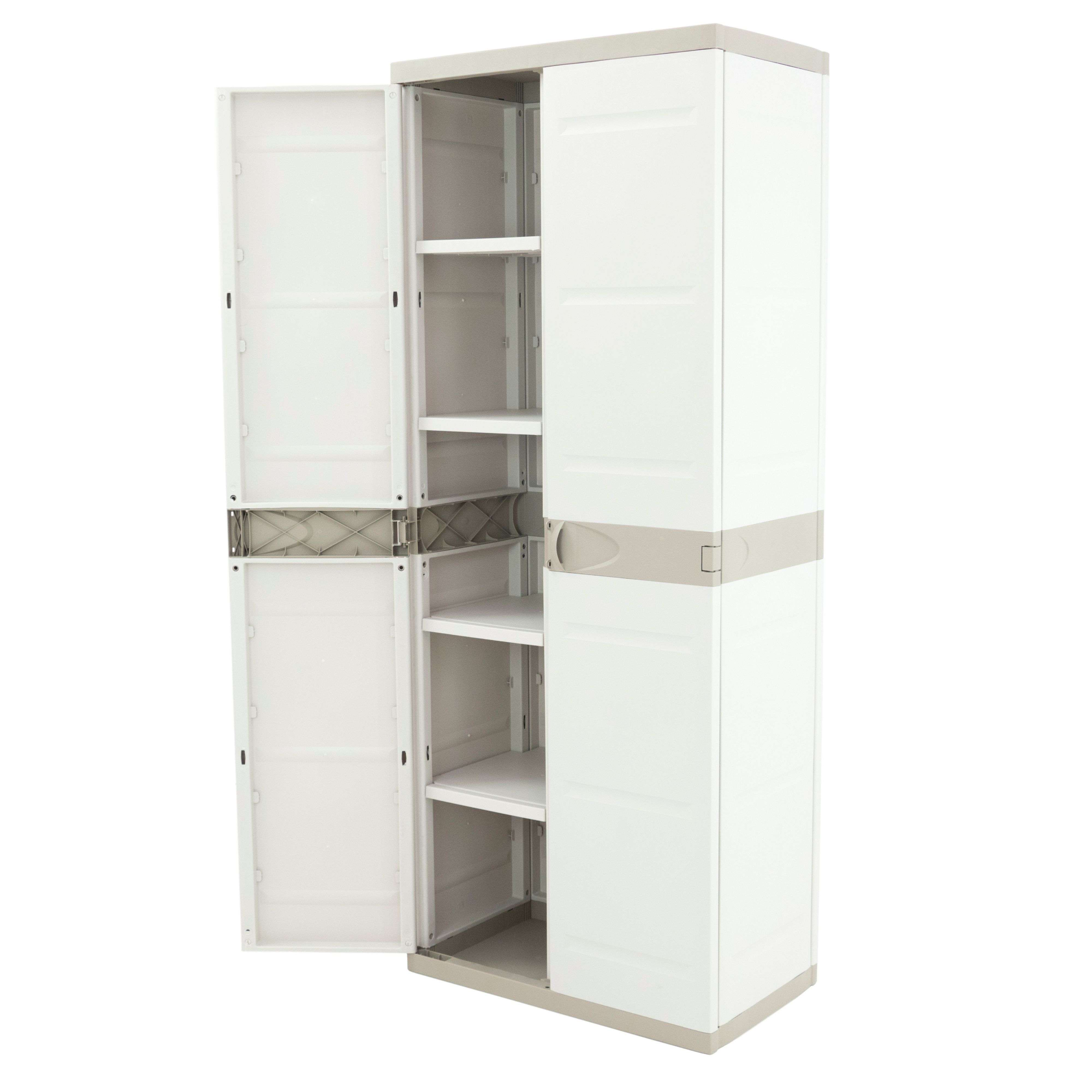 Un armario de plástico blanco con puertas abiertas y estantes.