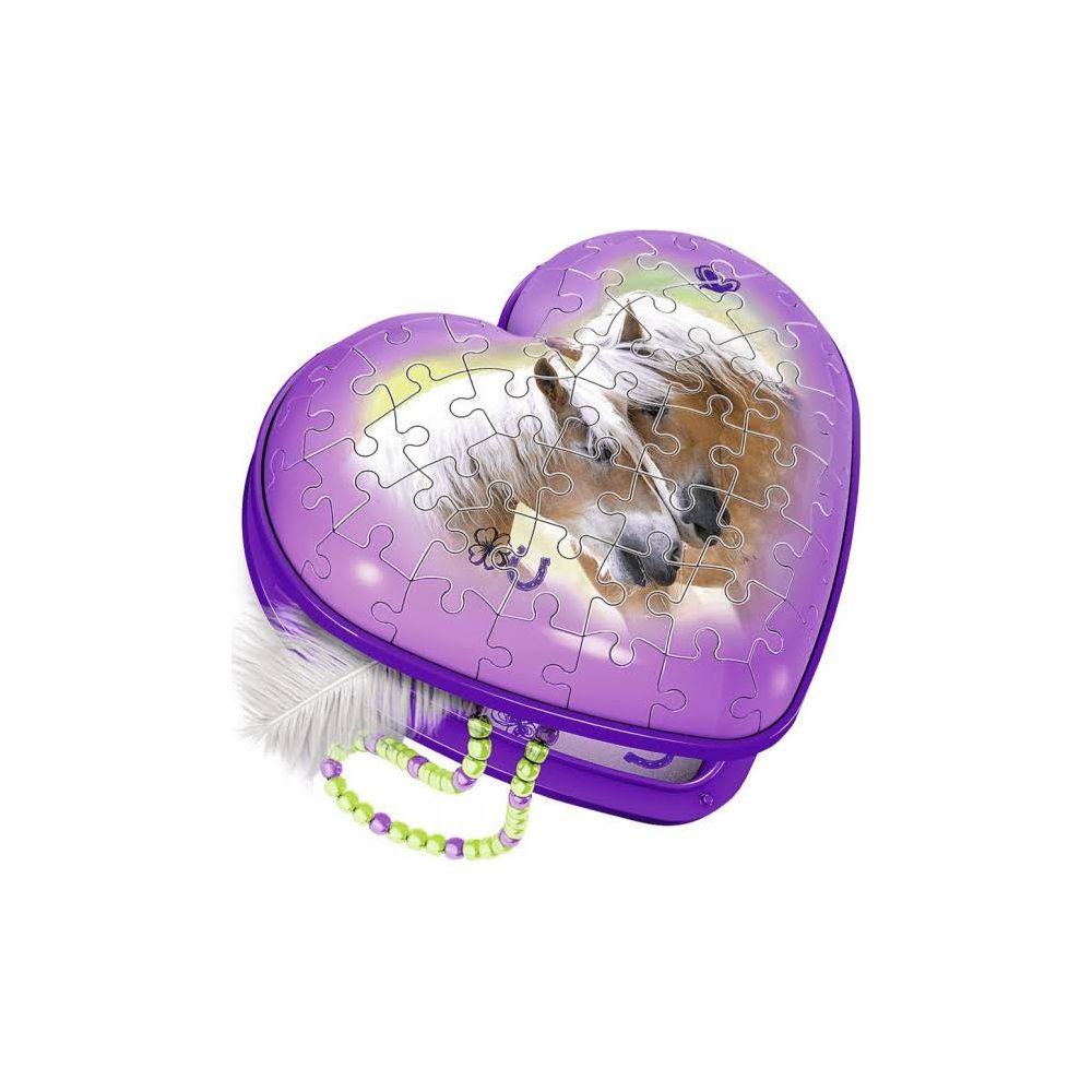 Una custodia a forma di cuore per puzzle con cavalli, viola, con collana di perline.