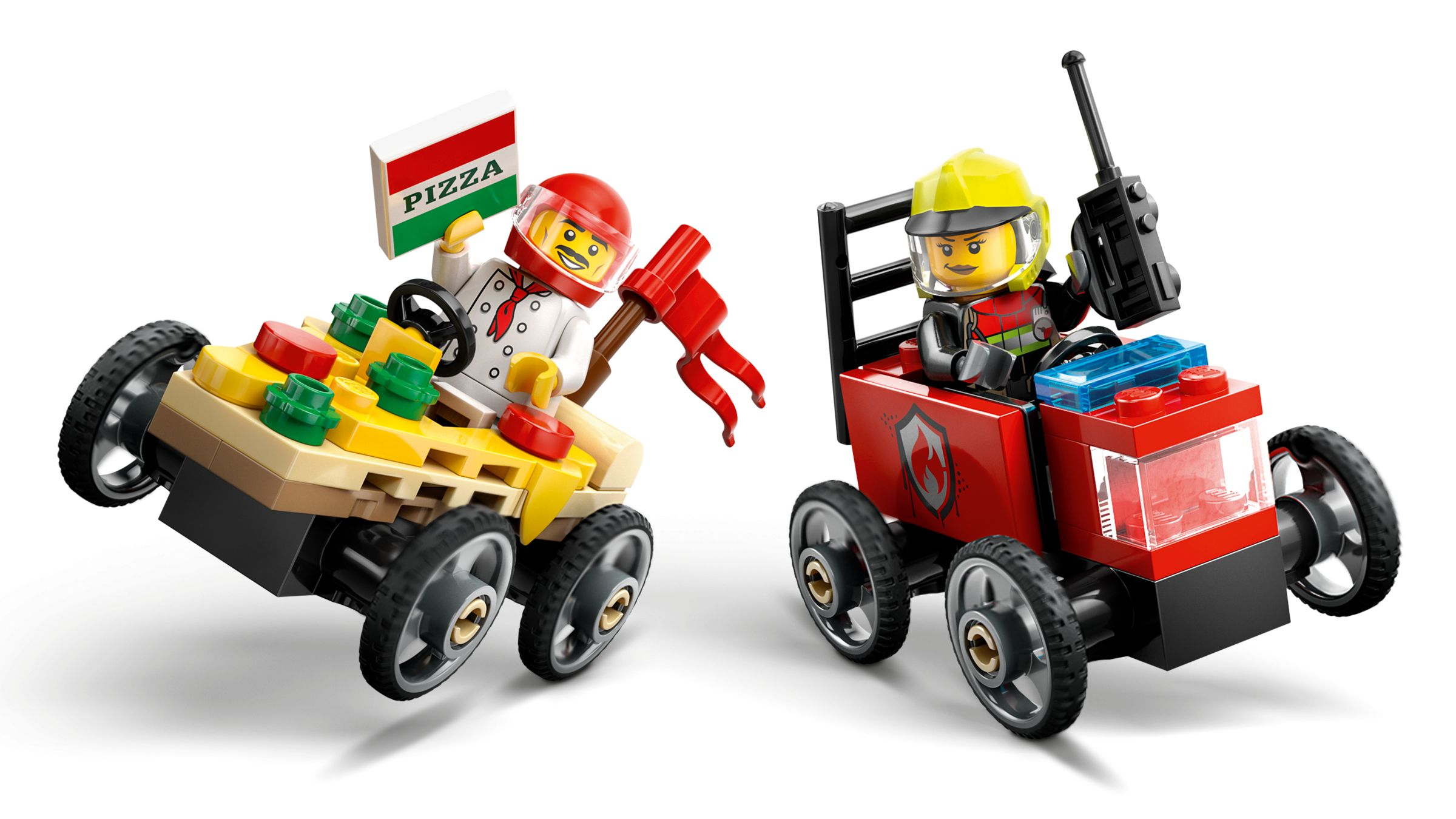Zwei Lego-Fahrzeuge: Eines ist ein Pizzawagen mit Koch, das andere ein Feuerwehrauto.