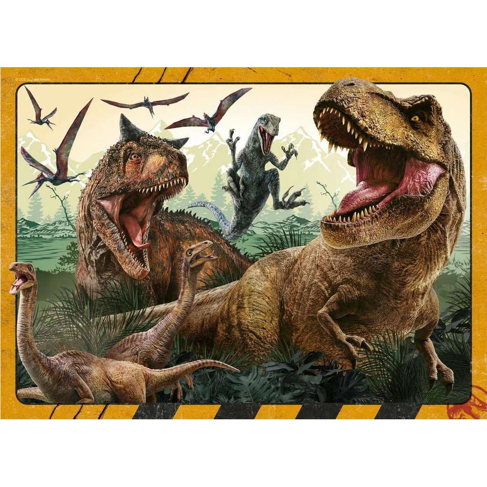 Plusieurs dinosaures, dont un T-Rex, dans un décor de jungle avec des ptérosaures dans le ciel.